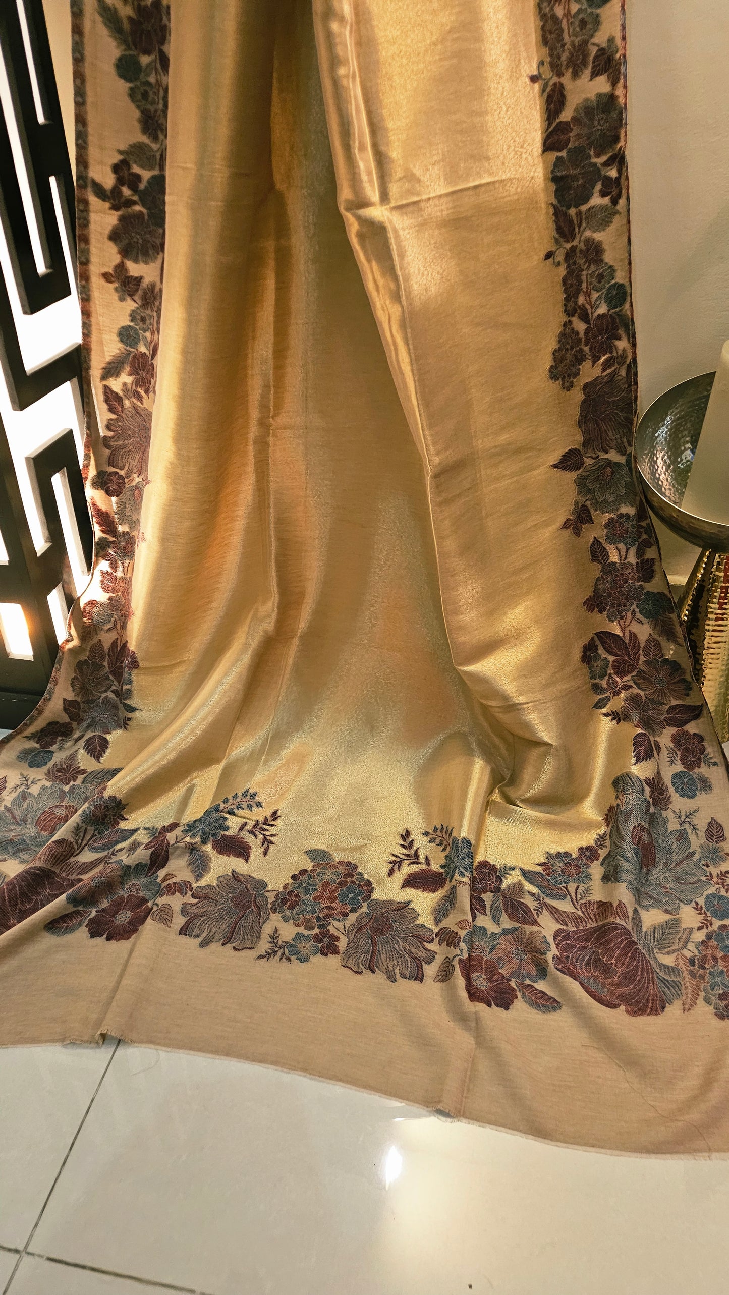 Pyari shawl