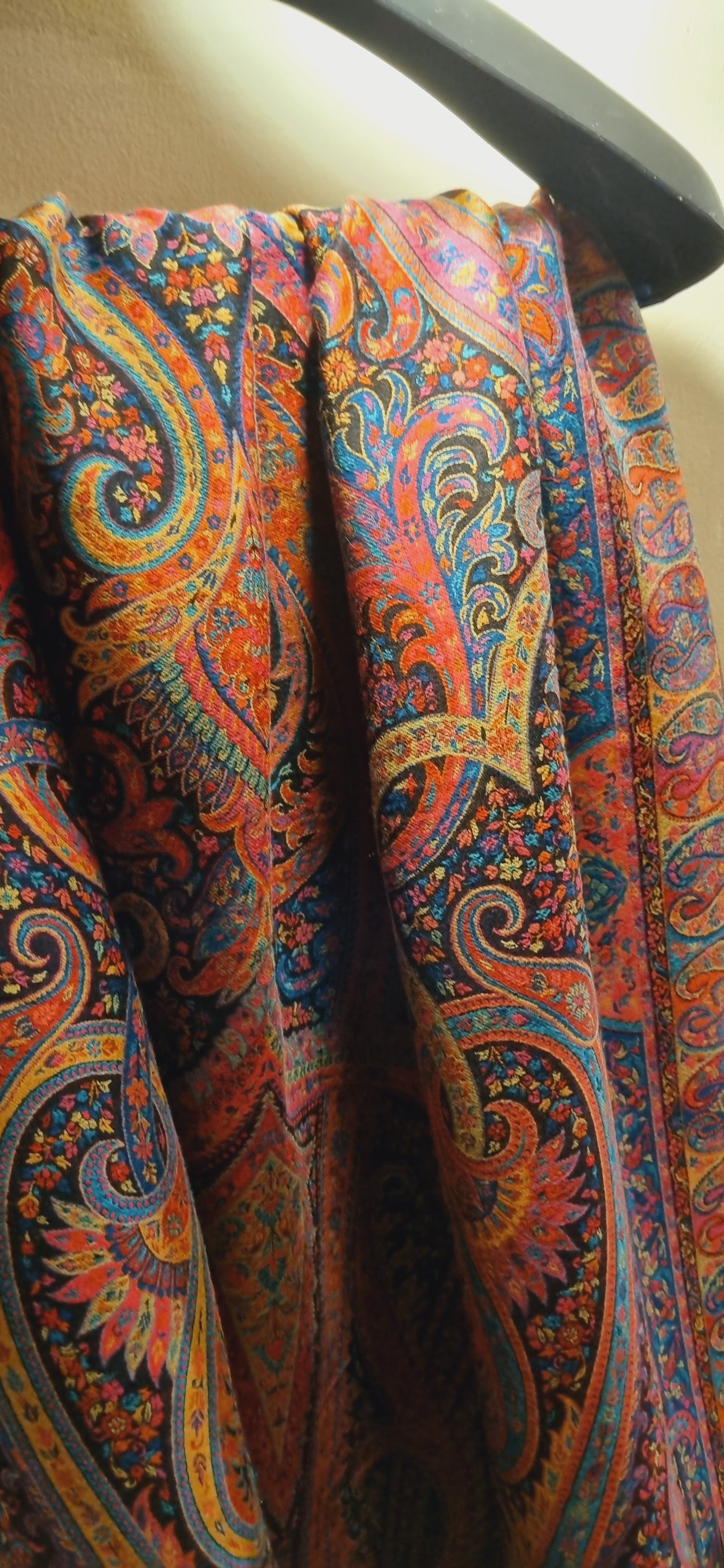 Shahjahani kaani shawl