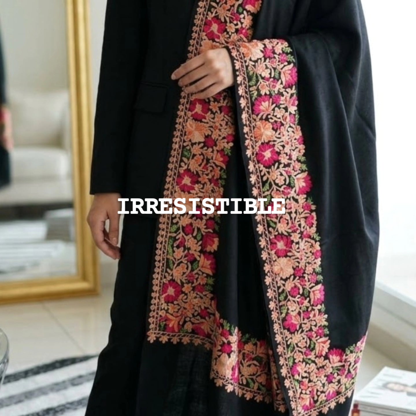 Embroidered minishawl: pashmina