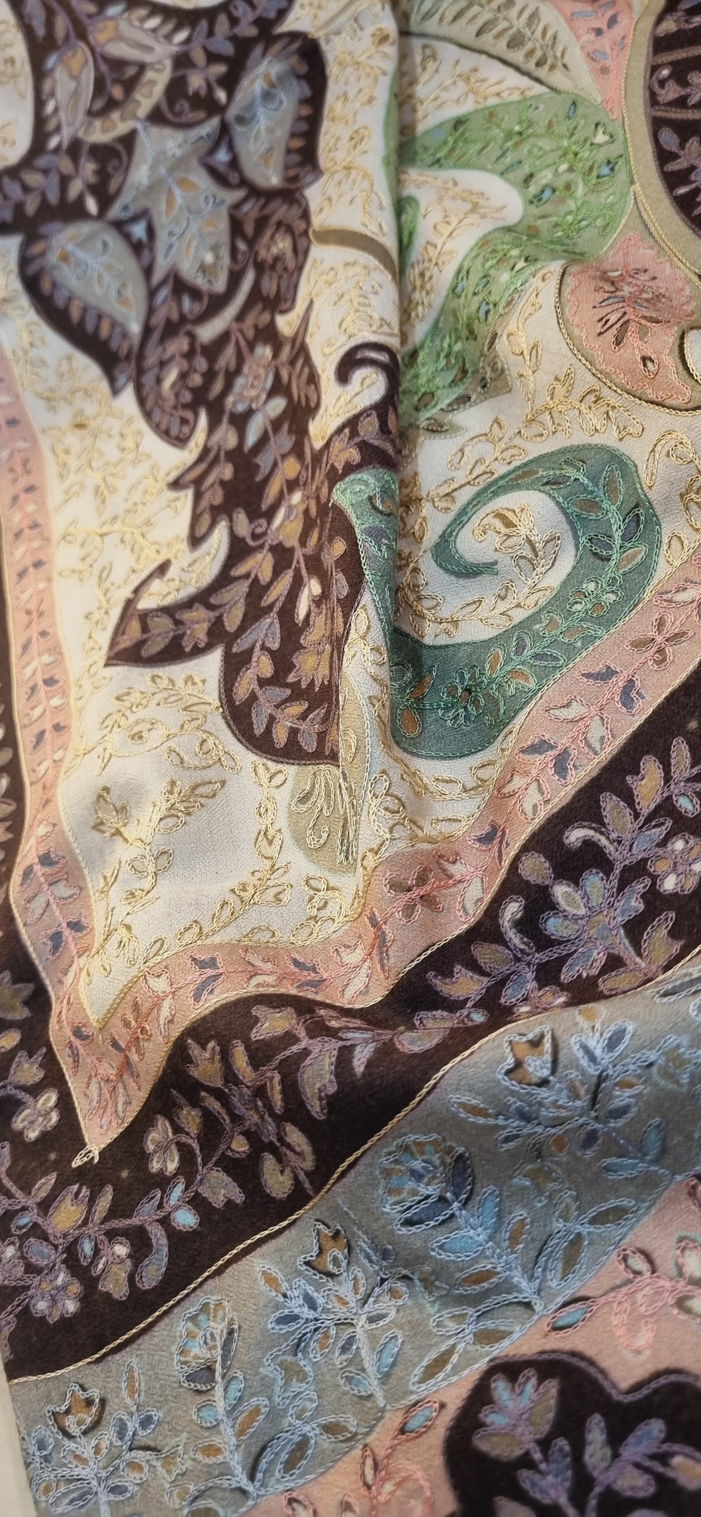 Reelkar embroidered pashmina shawl