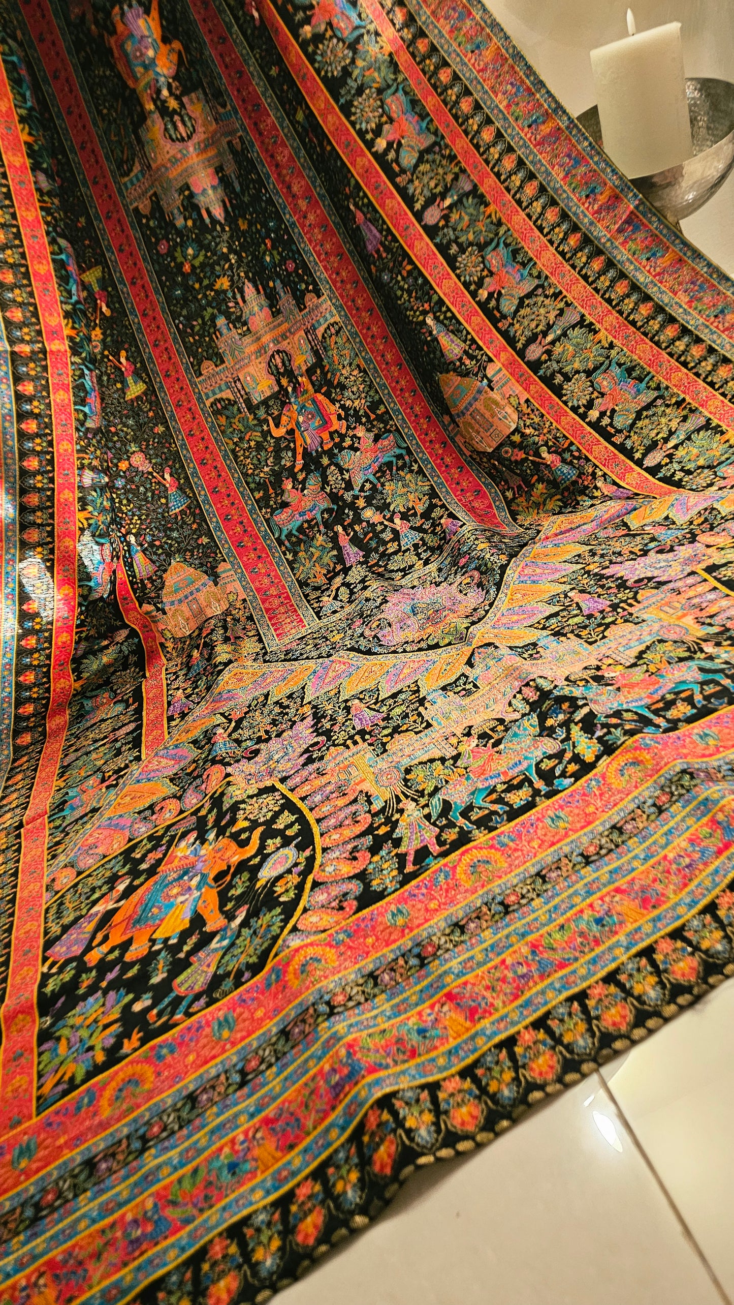 Meenakari shawl: patola silk