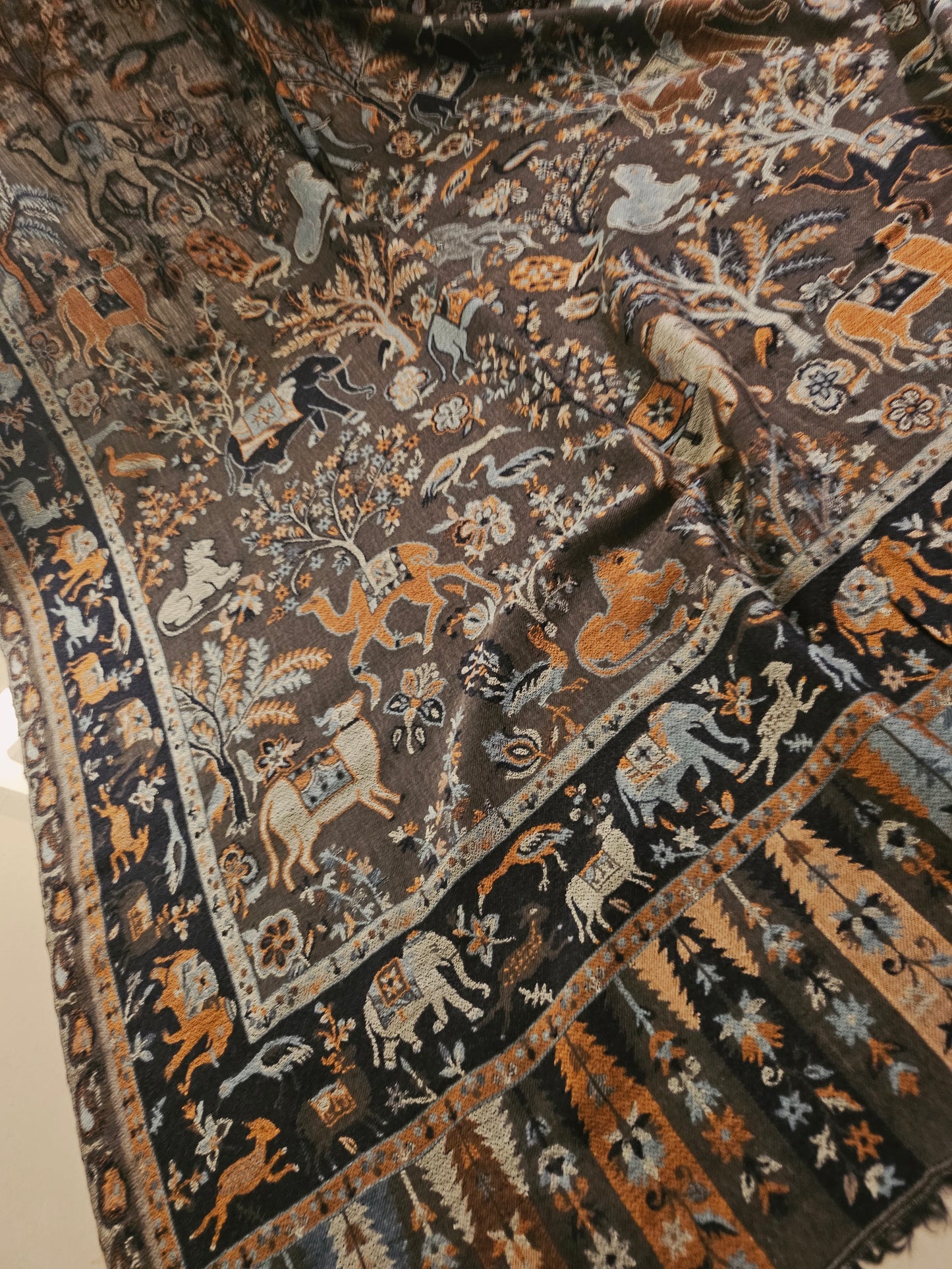 Shikargah kaani toosh shawl