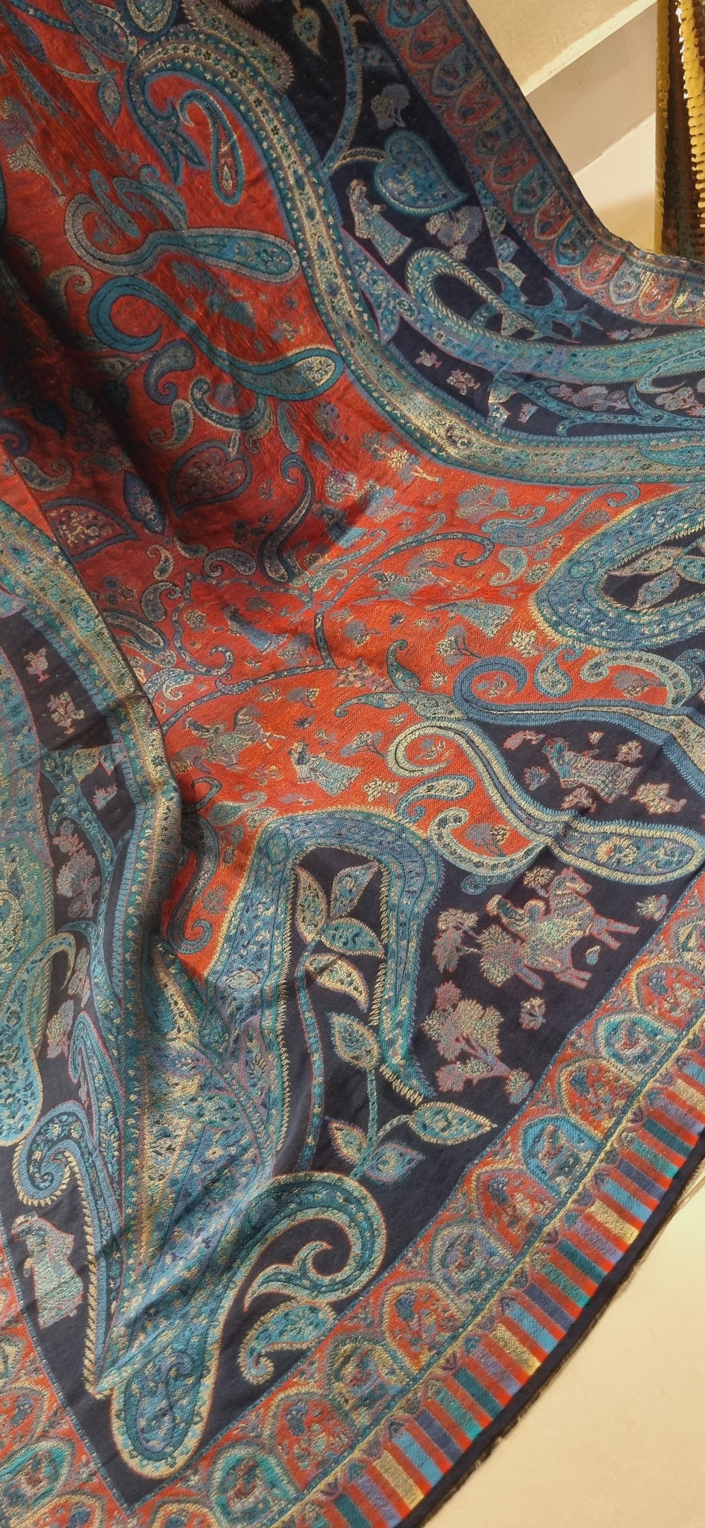 Jodha akbar moonlight reversible kaani shawl