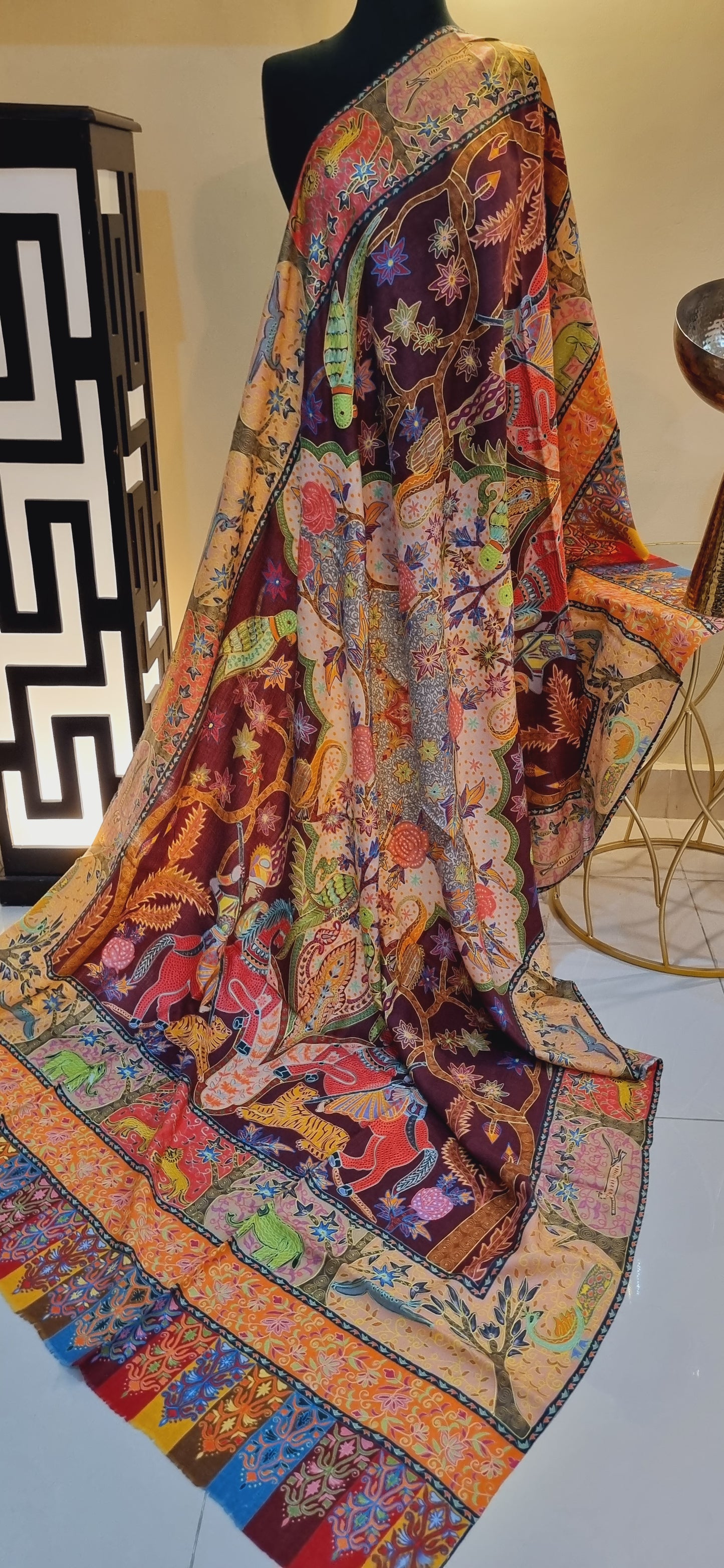 Reelkar shikargah shawl