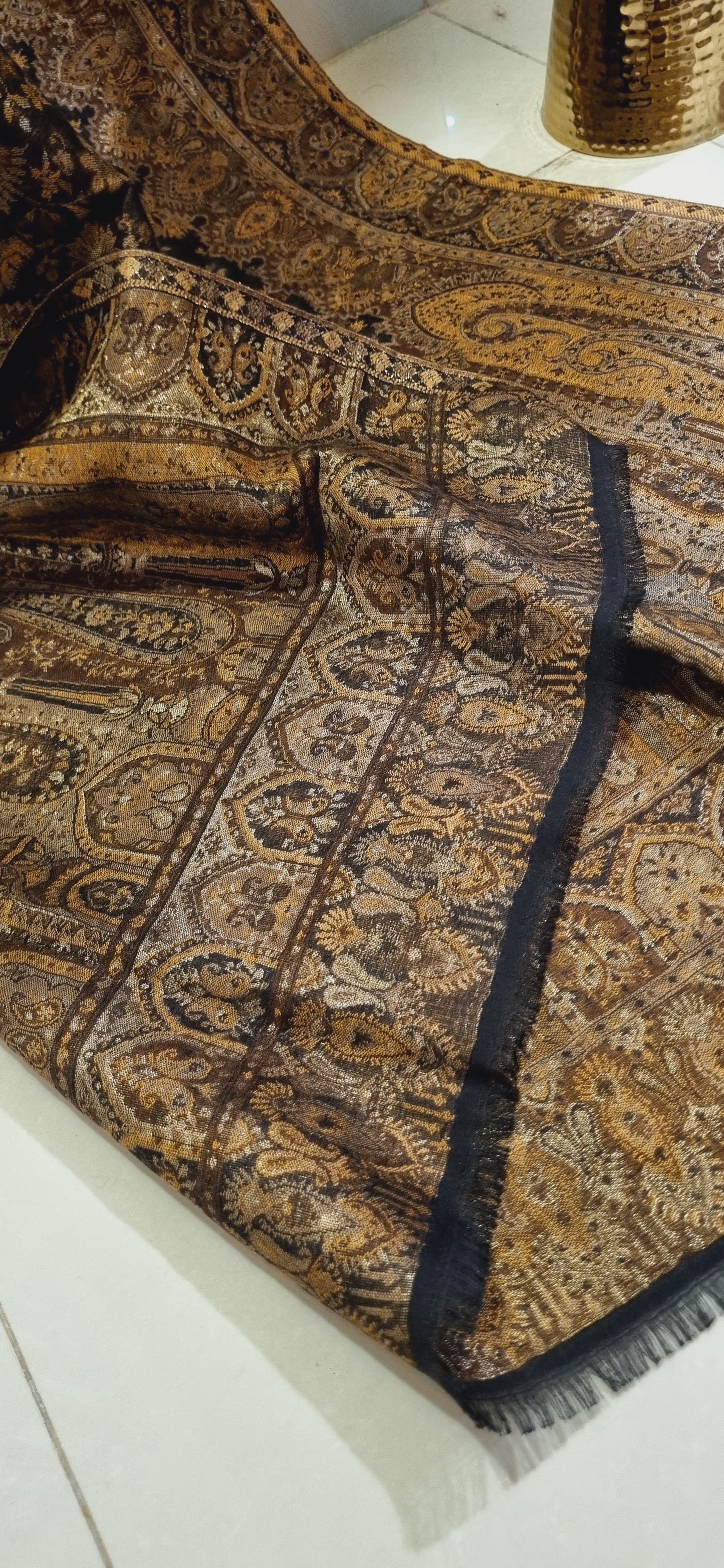 Reversible gandhara kaani shawl