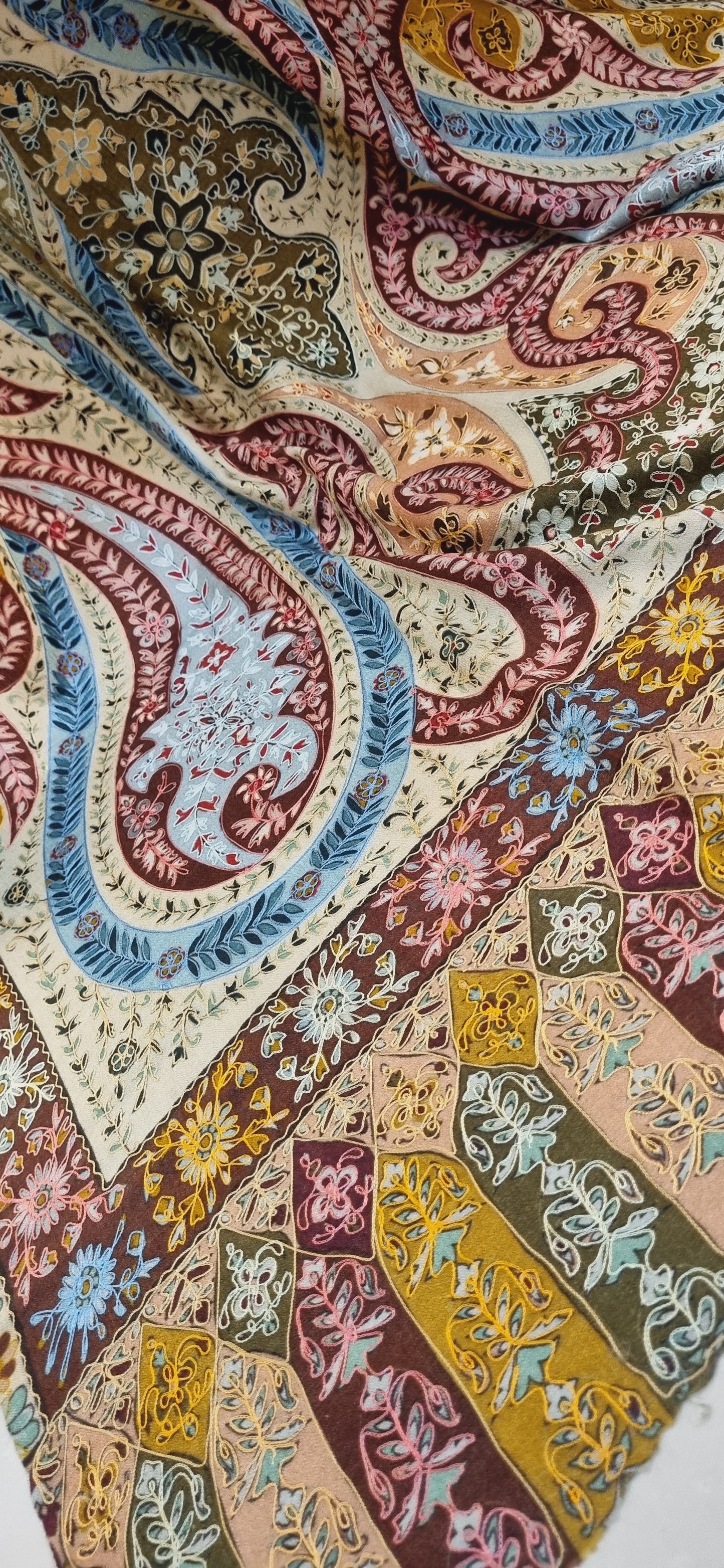 Reelkar embroidered pashmina