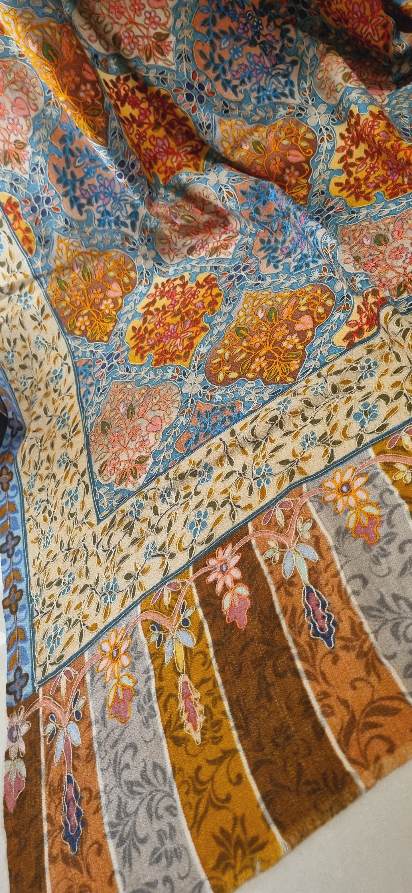 Reelkar embroidered pashmina