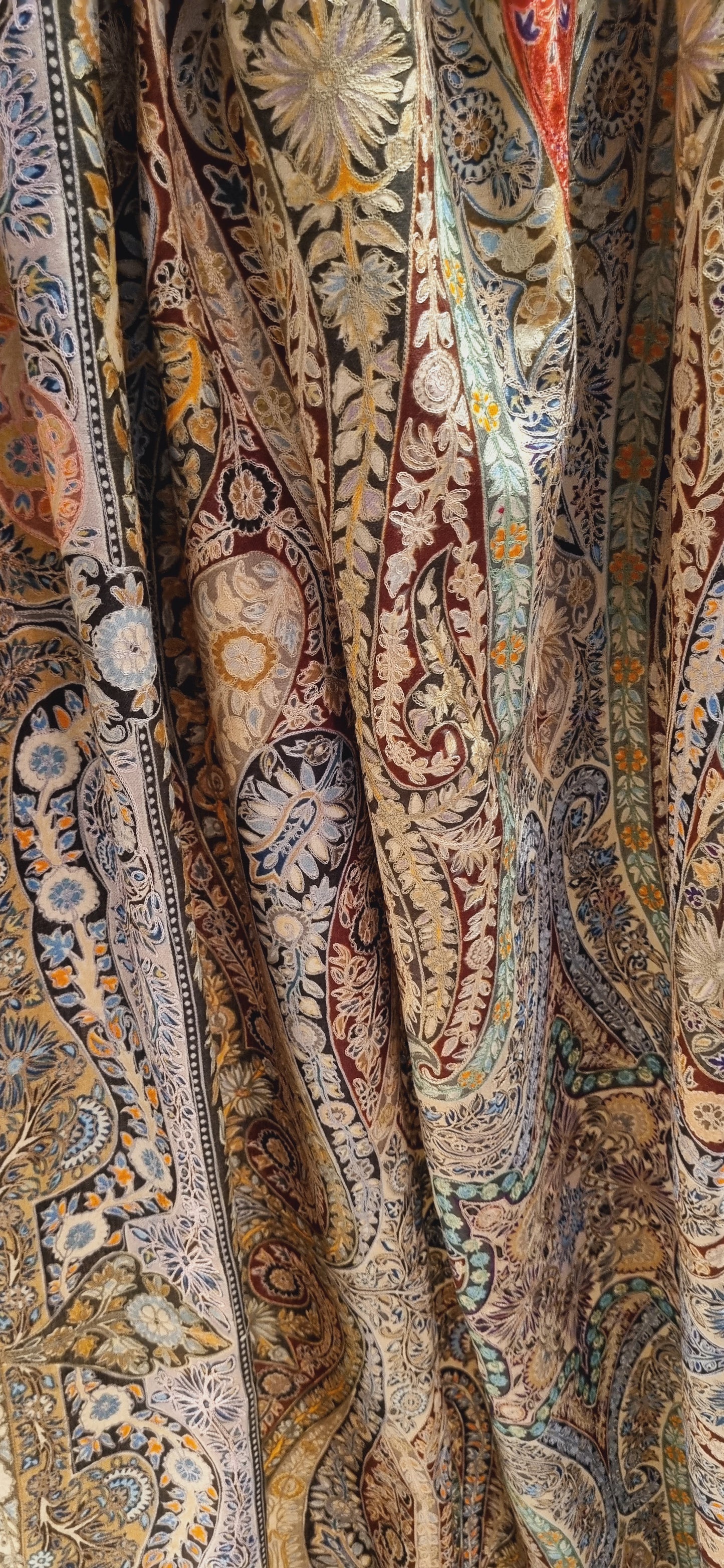 Reelkar embroidered pashmina