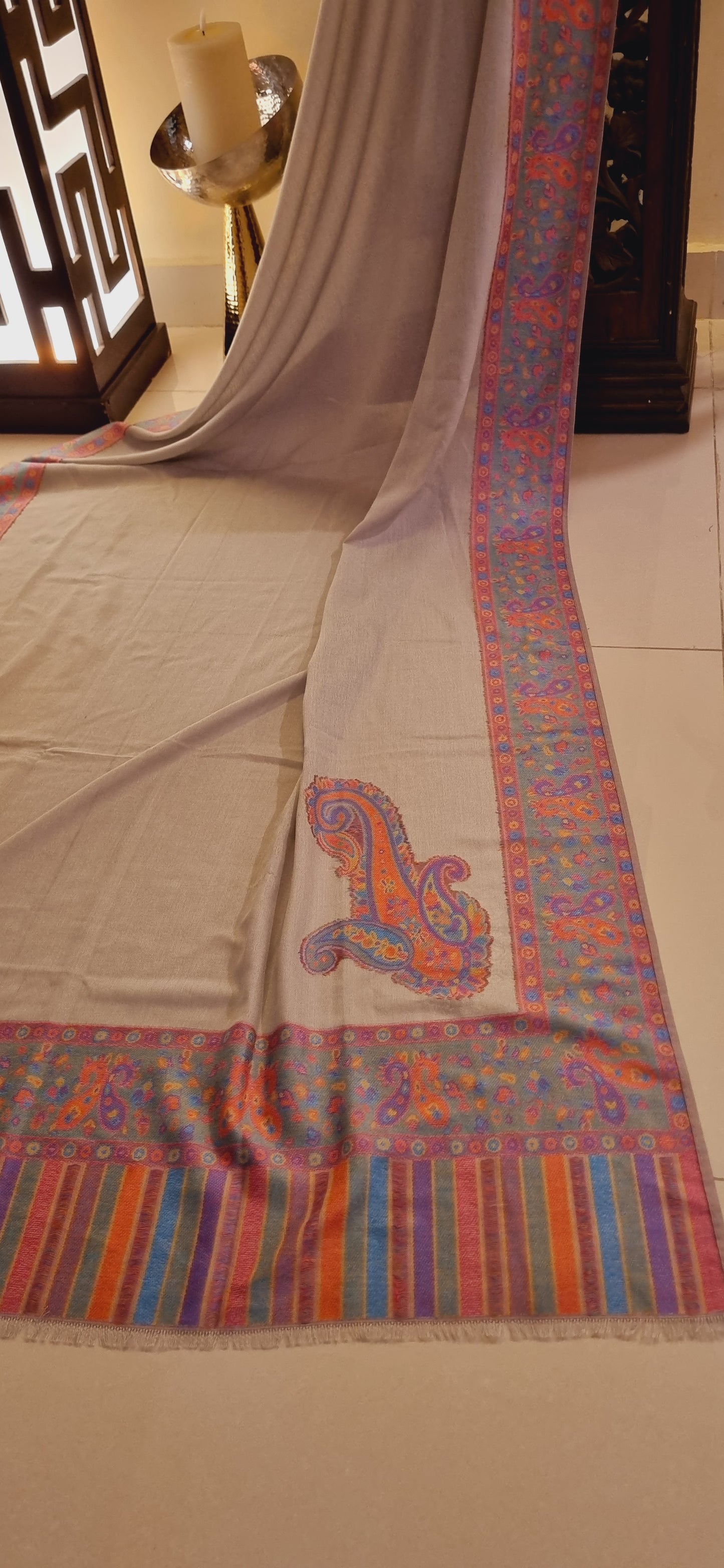 Soft pashmina kaani shawl