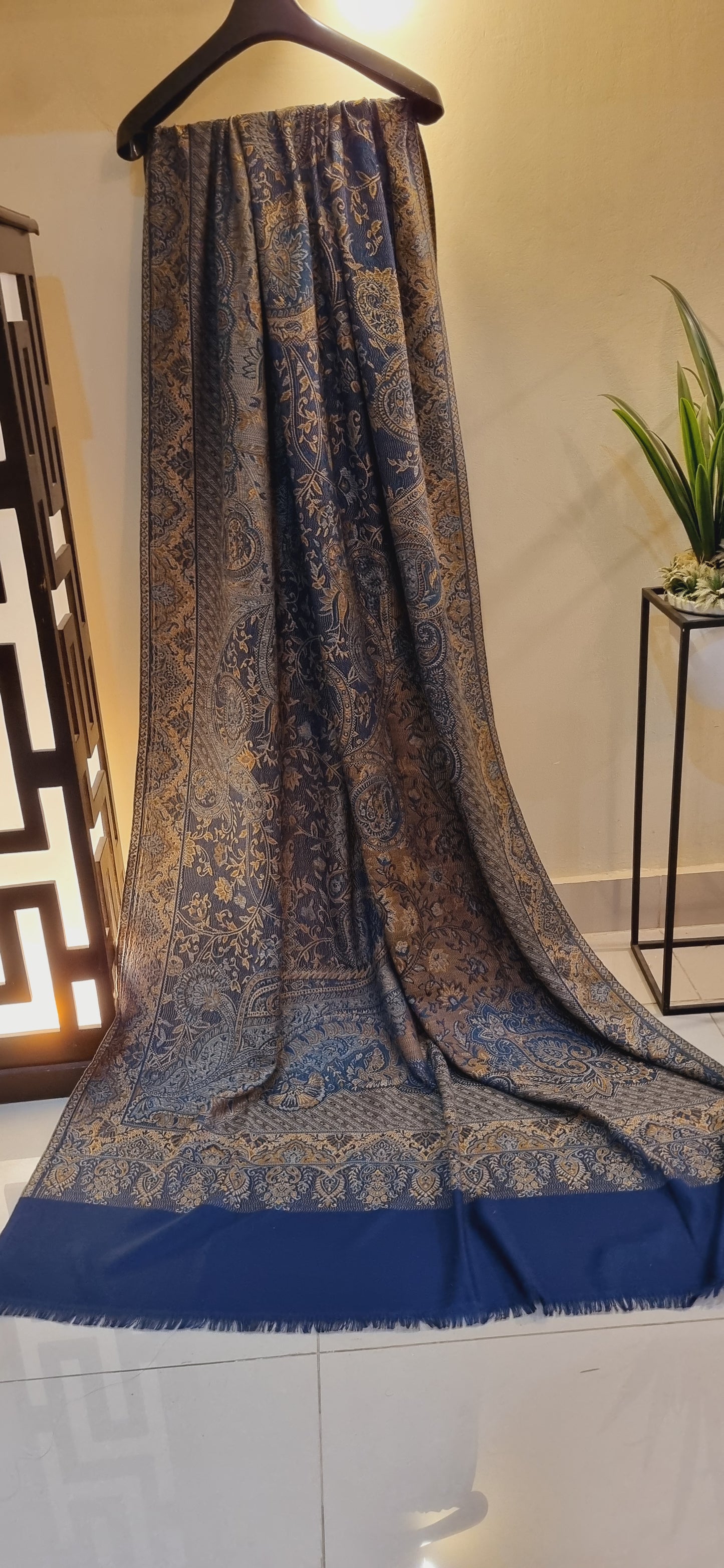 Woolen pashmina kaani shawl