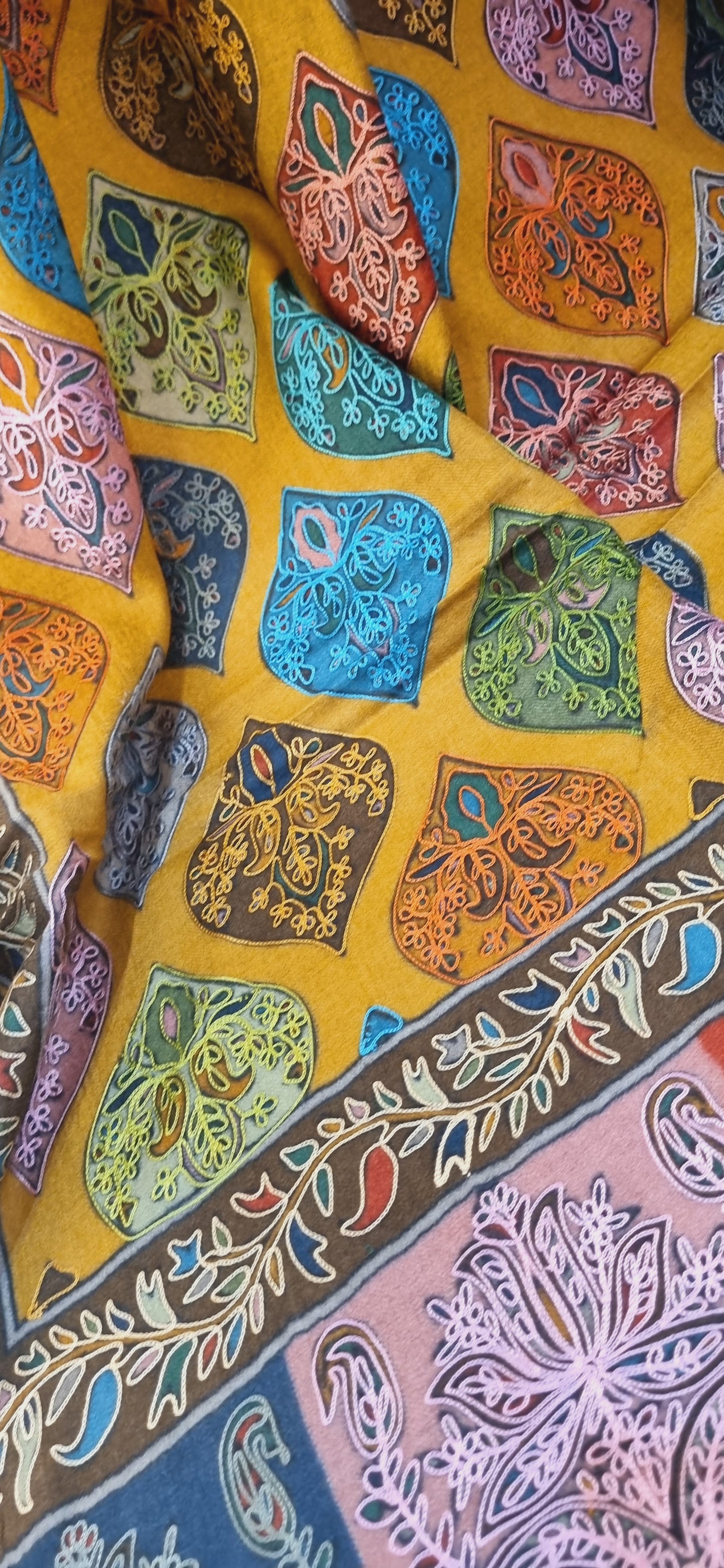 Reelkar embroidered pashmina