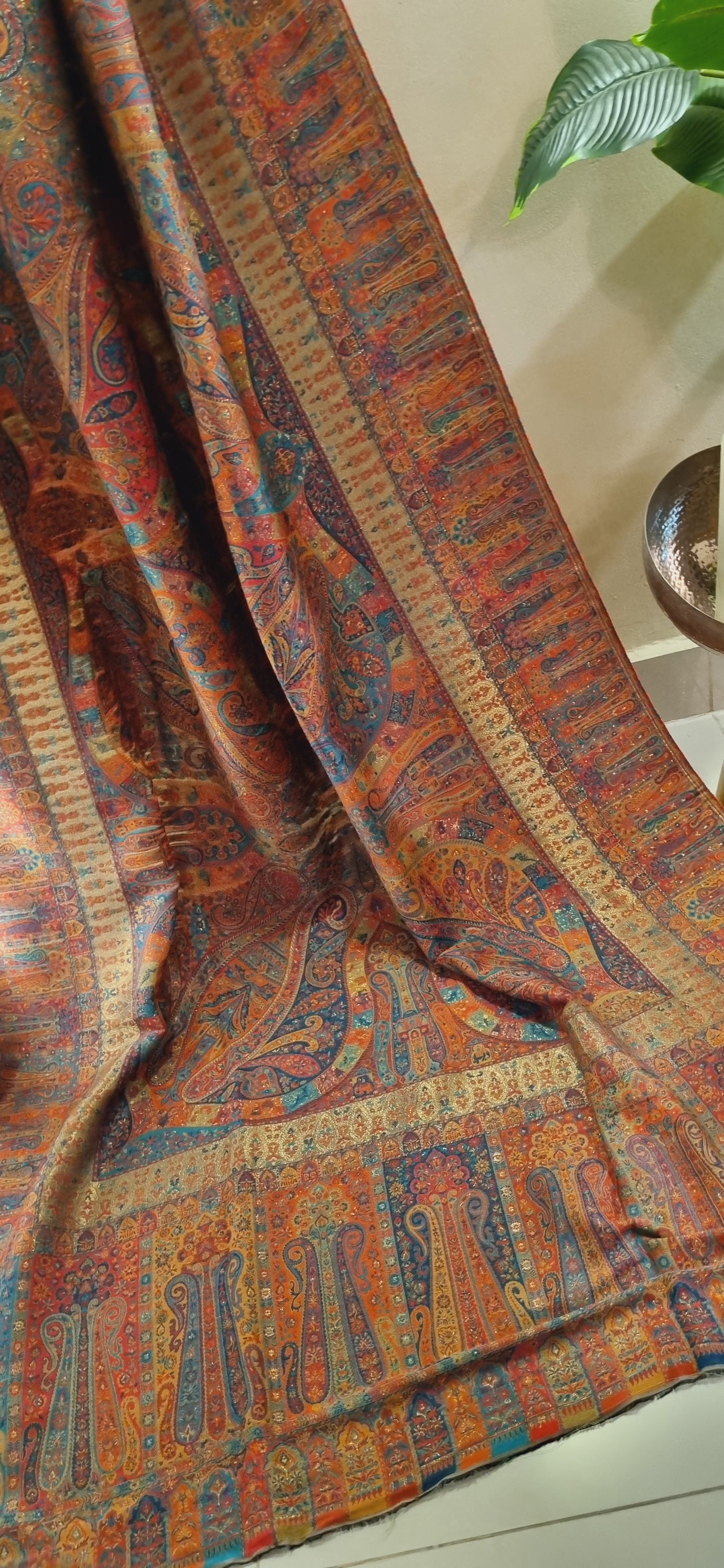 Shahjahani kaani shawl
