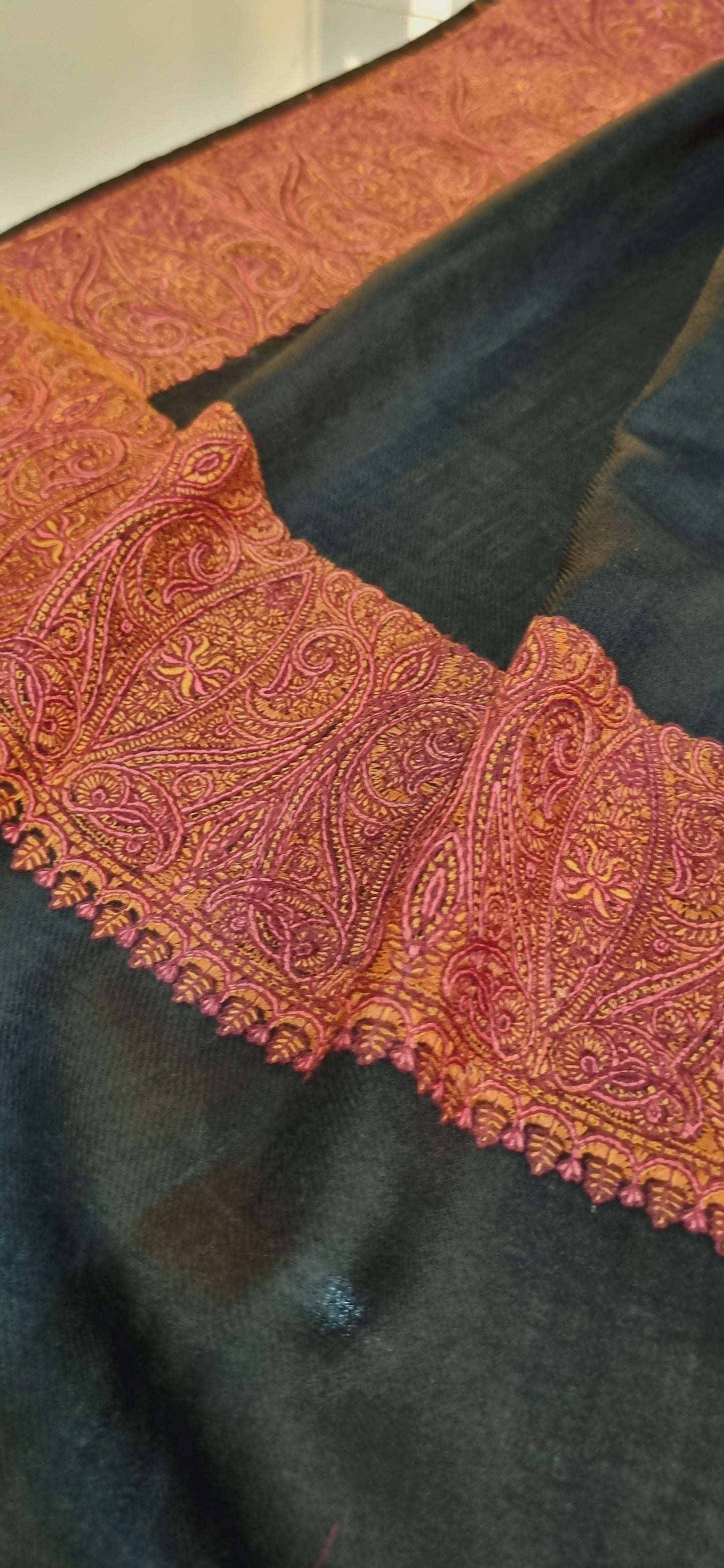 Papermachi pashmina
