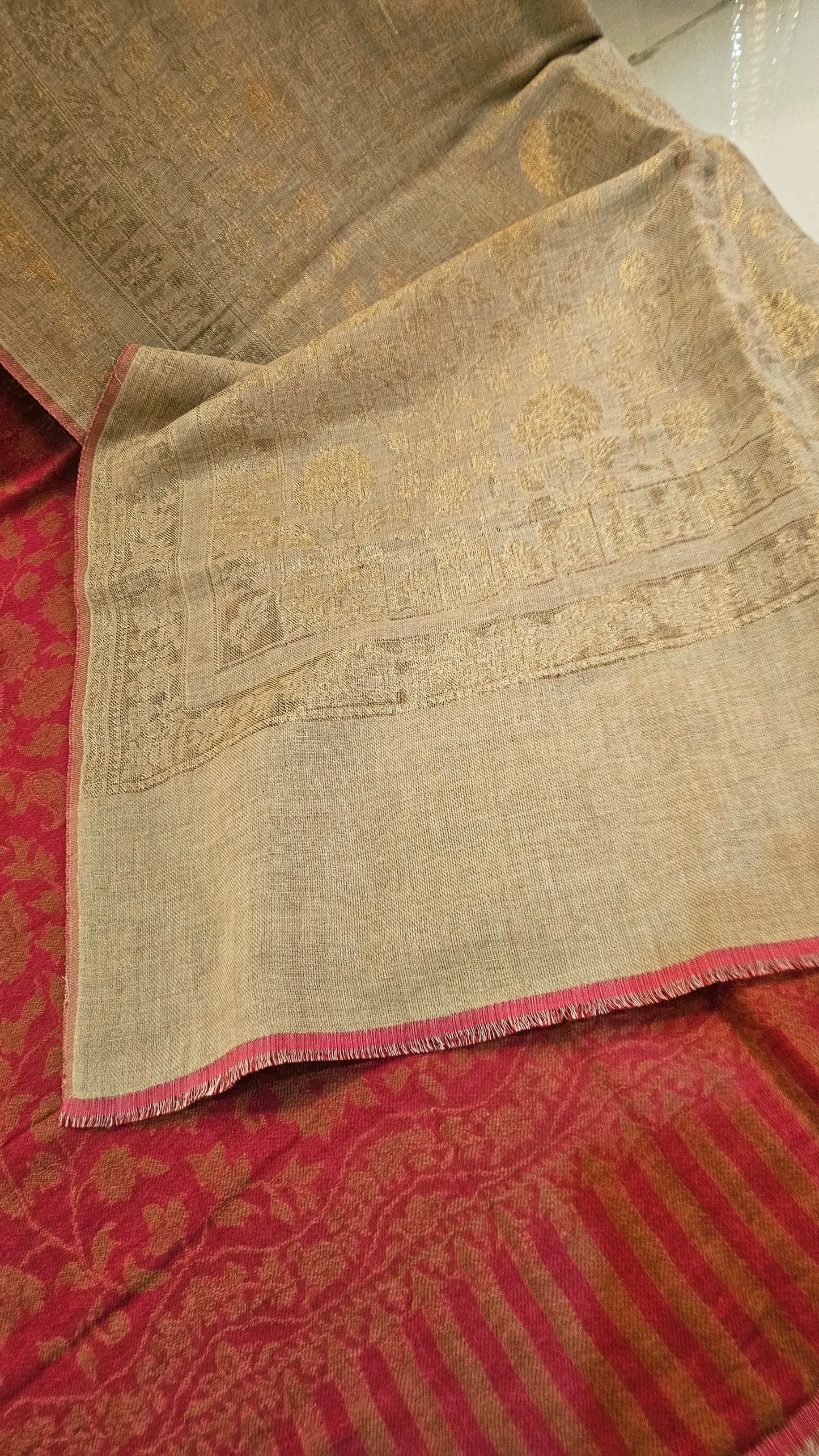 Reversible moonlight kaani: Pashmina