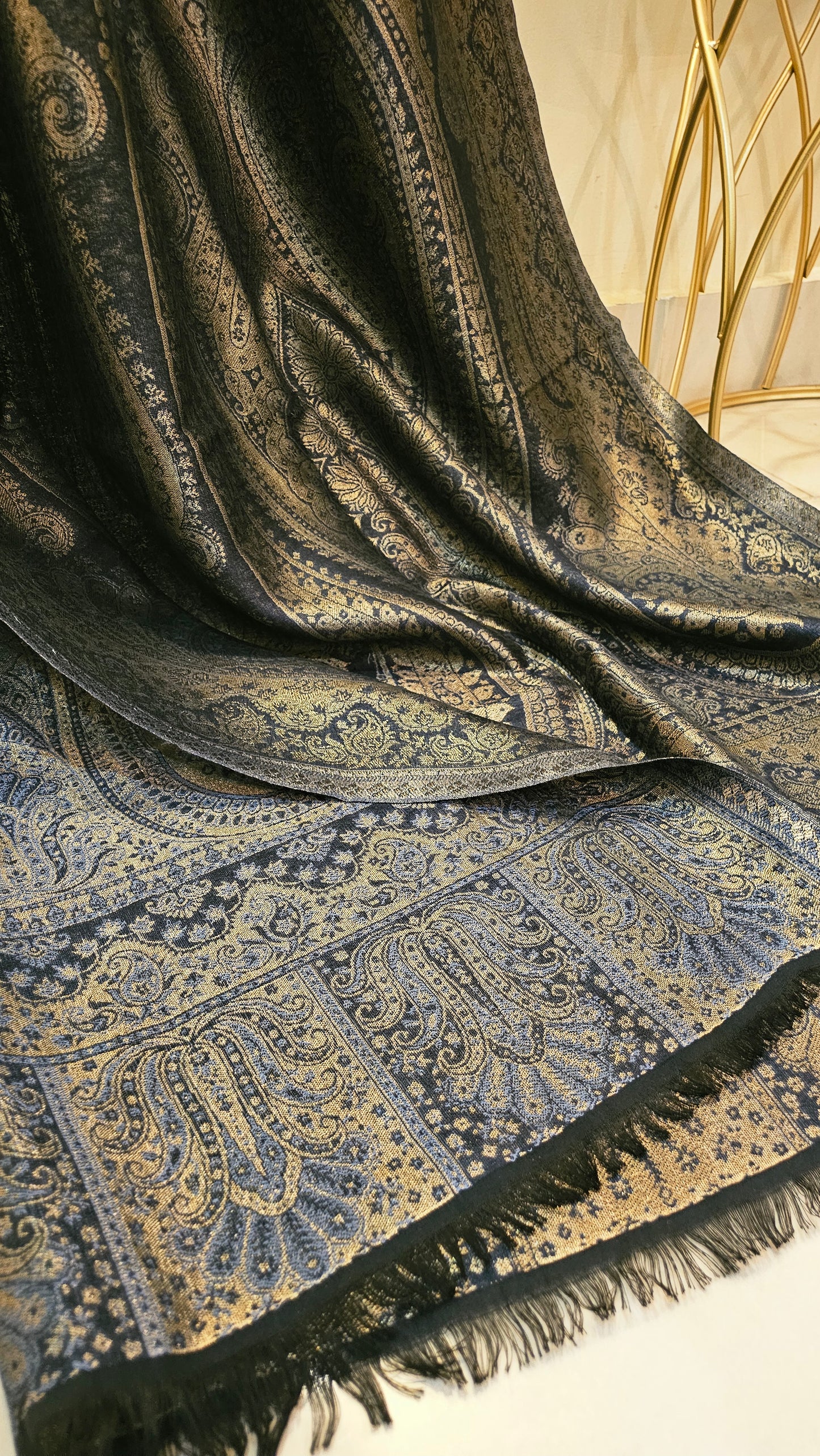 Reversible moonlight kaani: kanji varam