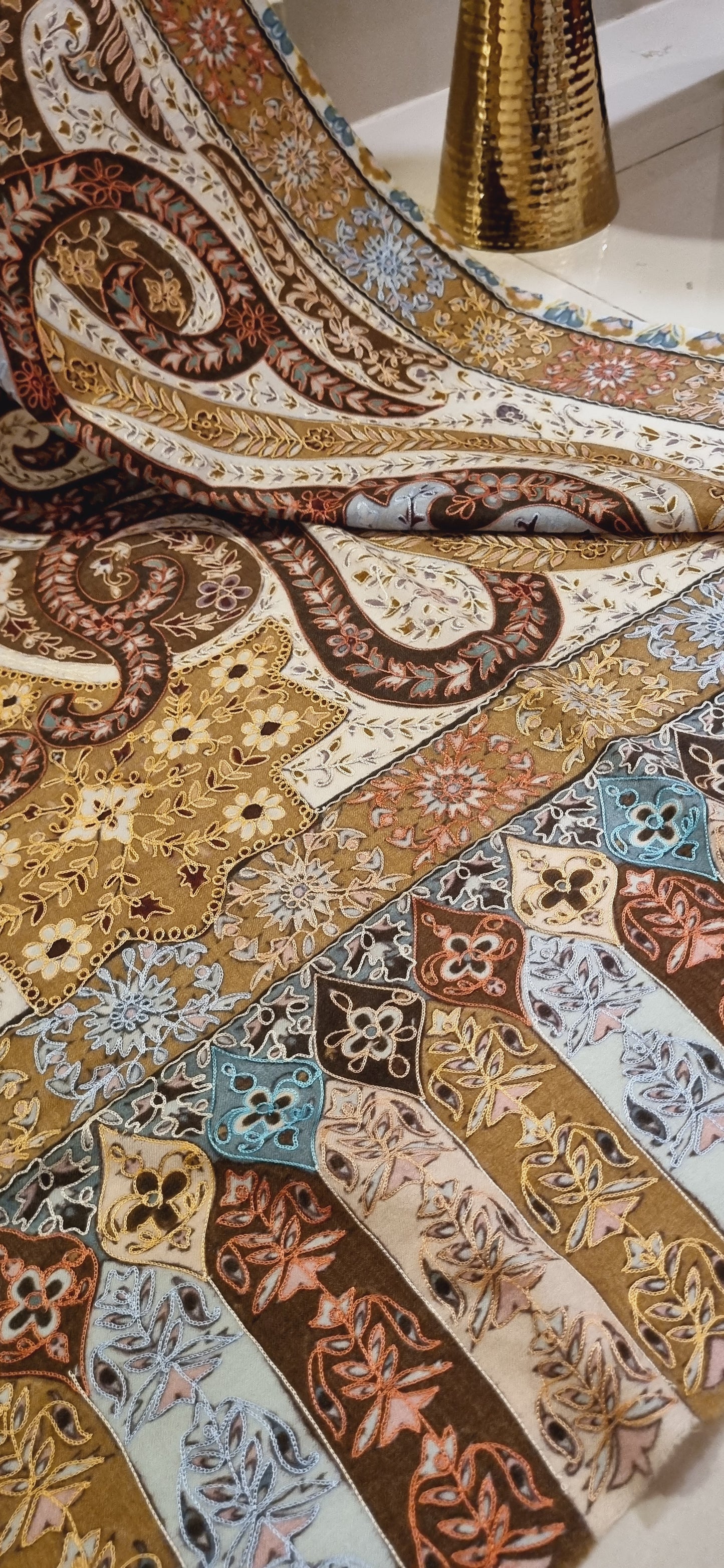 Reelkar embroidered pashmina shawl