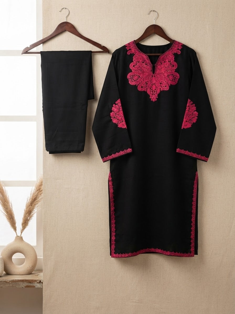 Embroidered kurta trouser: Pashmina