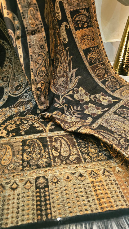 Moonlight reversible gandhara kaani: Pashmina