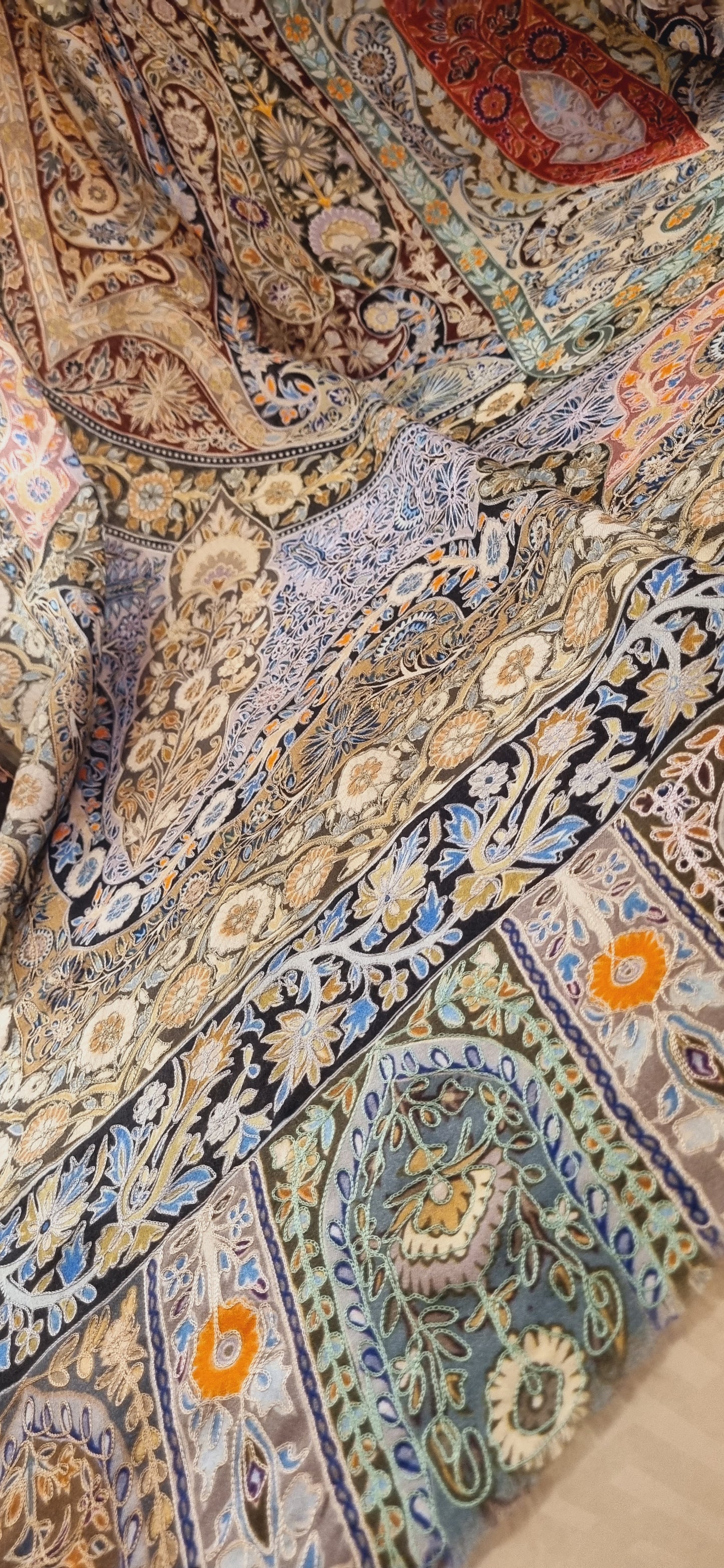 Reelkar embroidered pashmina