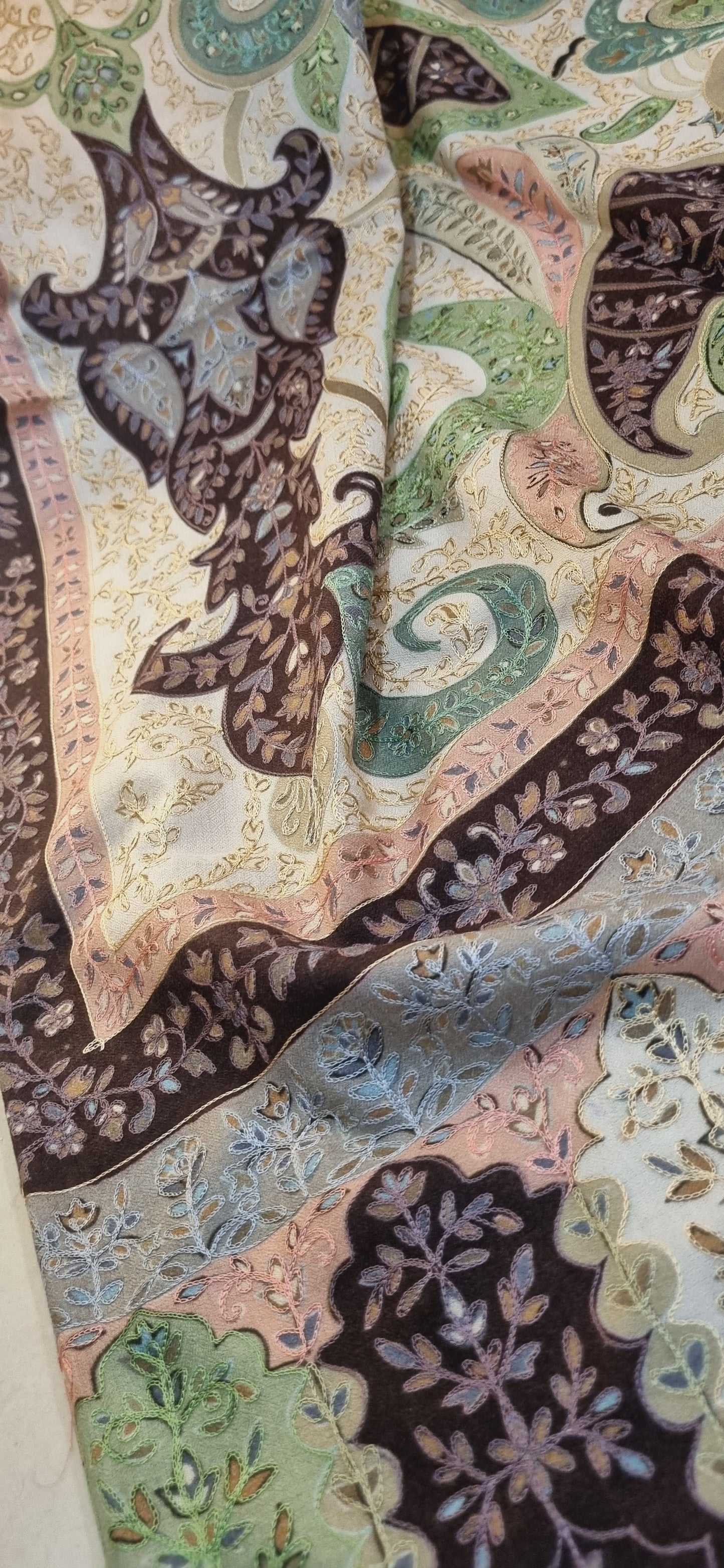 Reelkar embroidered pashmina shawl