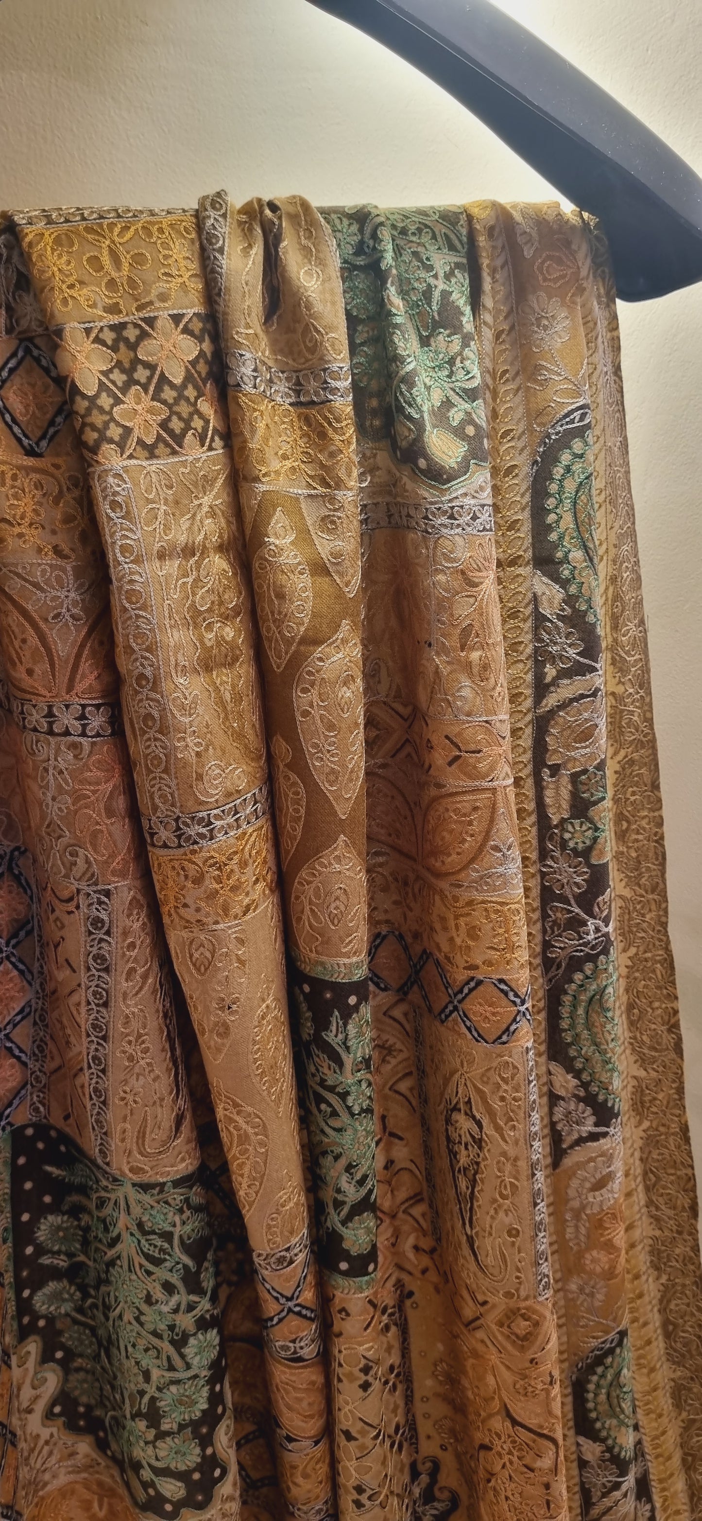Reelkar embroidered pashmina