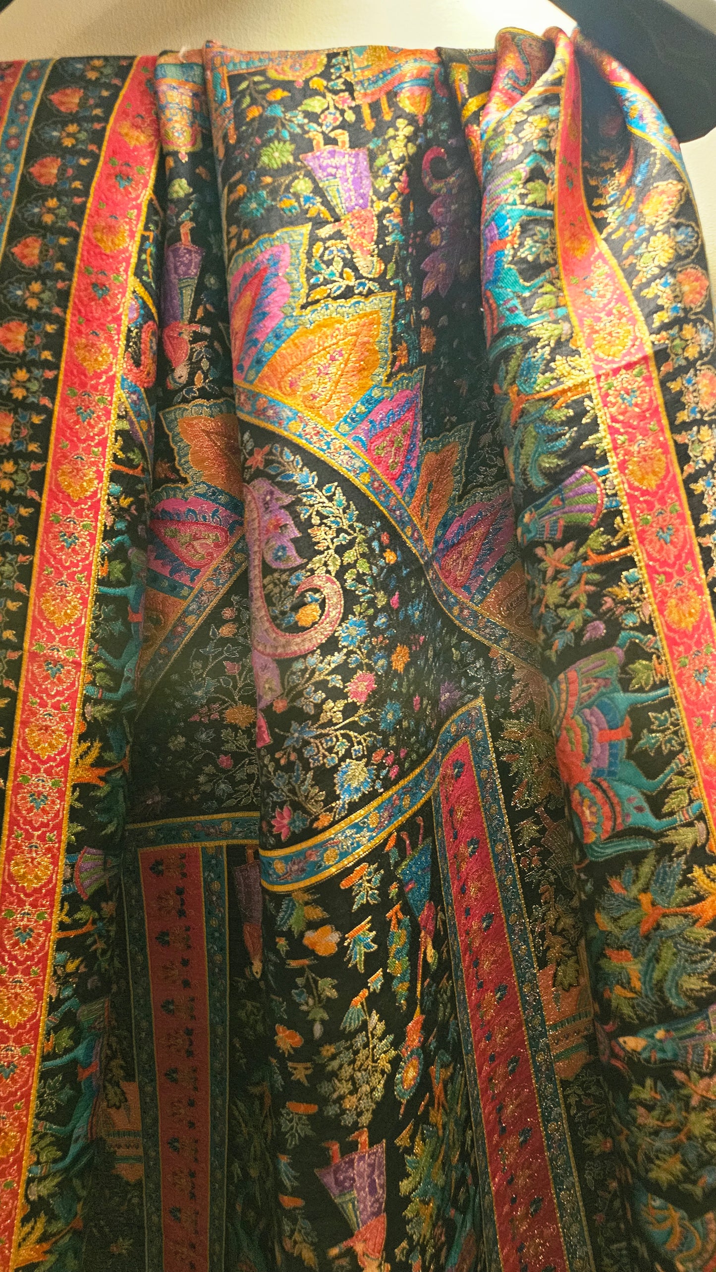 Meenakari shawl: patola silk