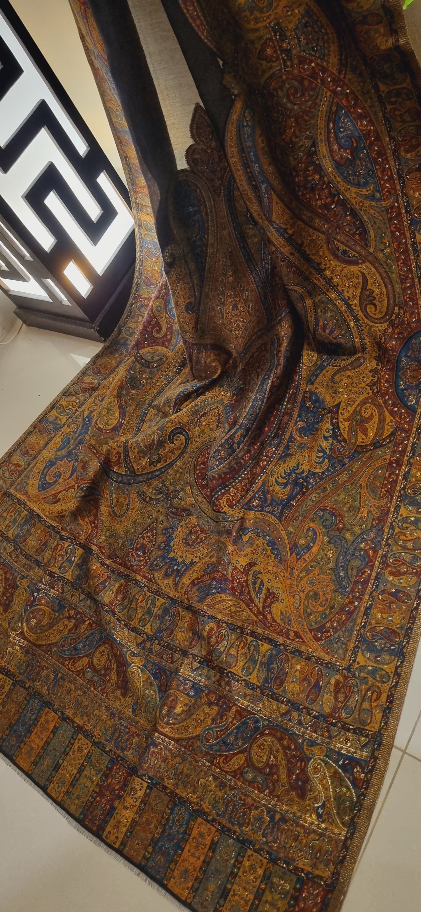 Silk kaani shawl