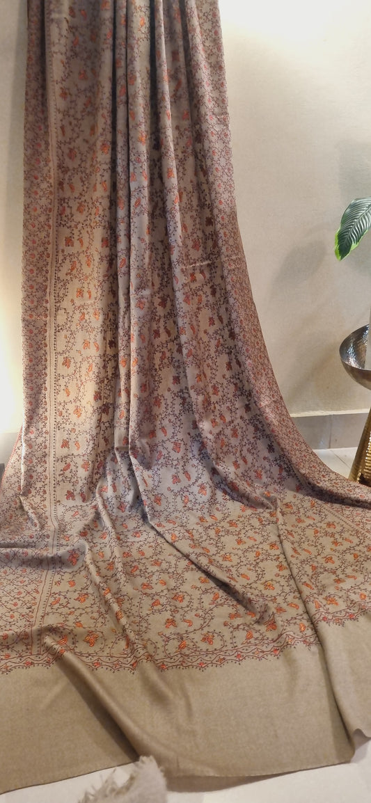 Sui embroidered toosh