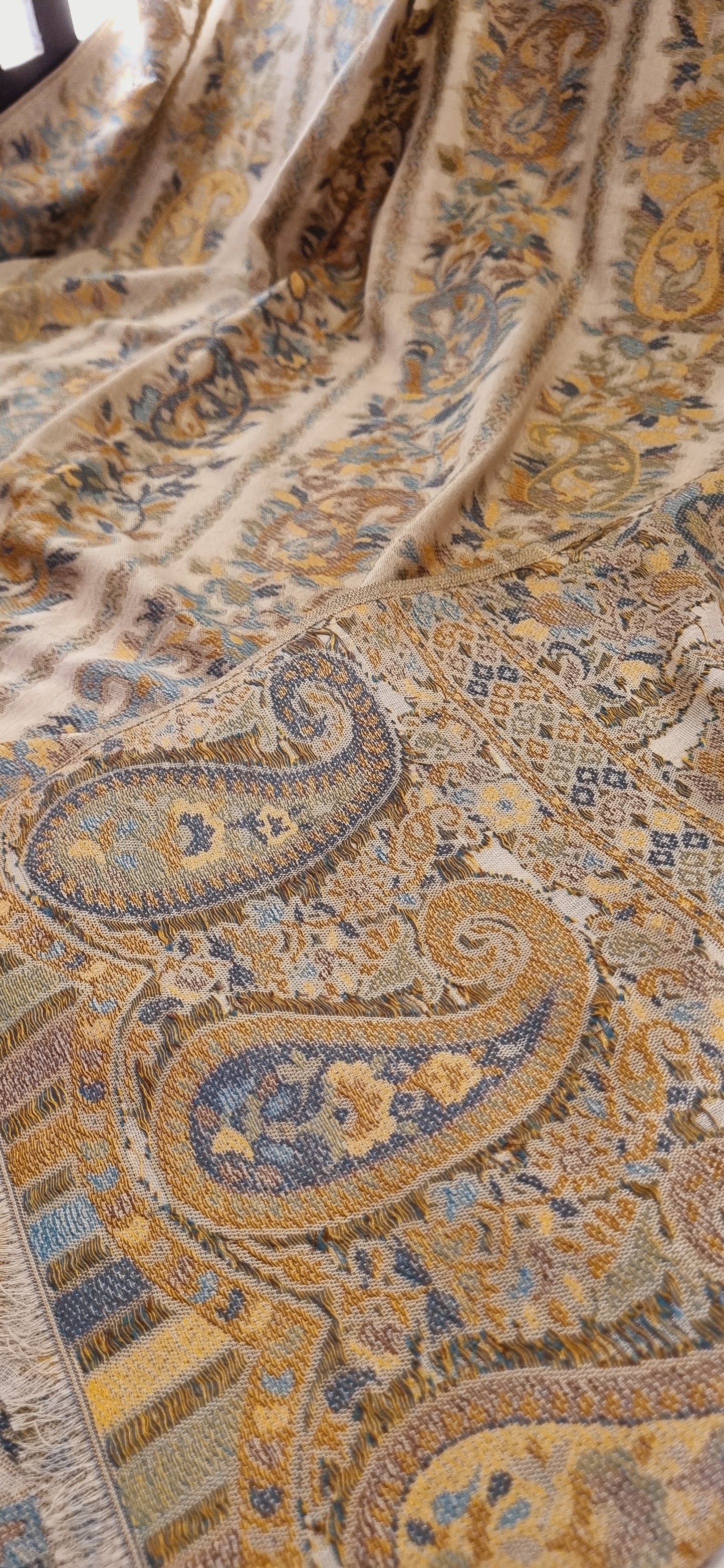 Woollen pashmina kaani shawl