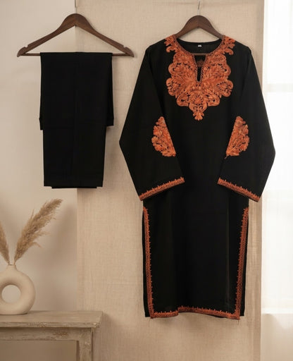 Embroidered kurta trouser: Pashmina