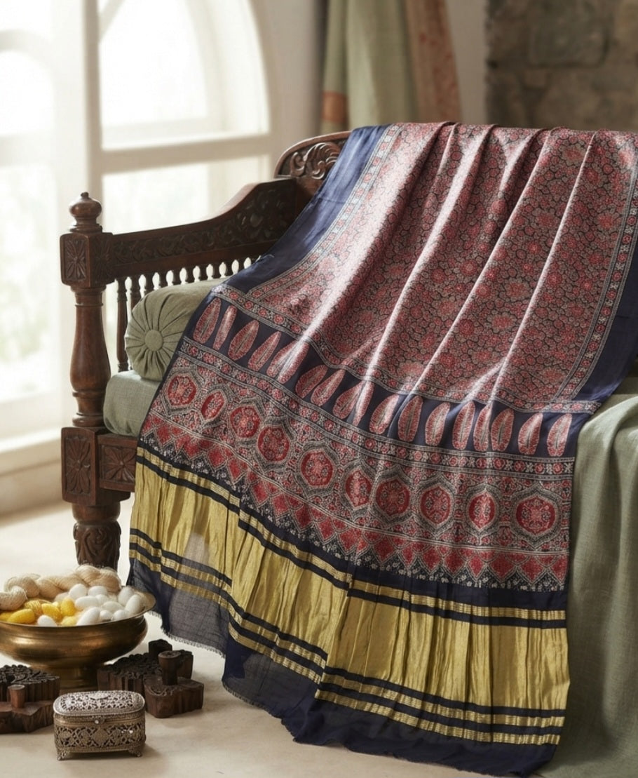 Ajrak duapta: monga silk