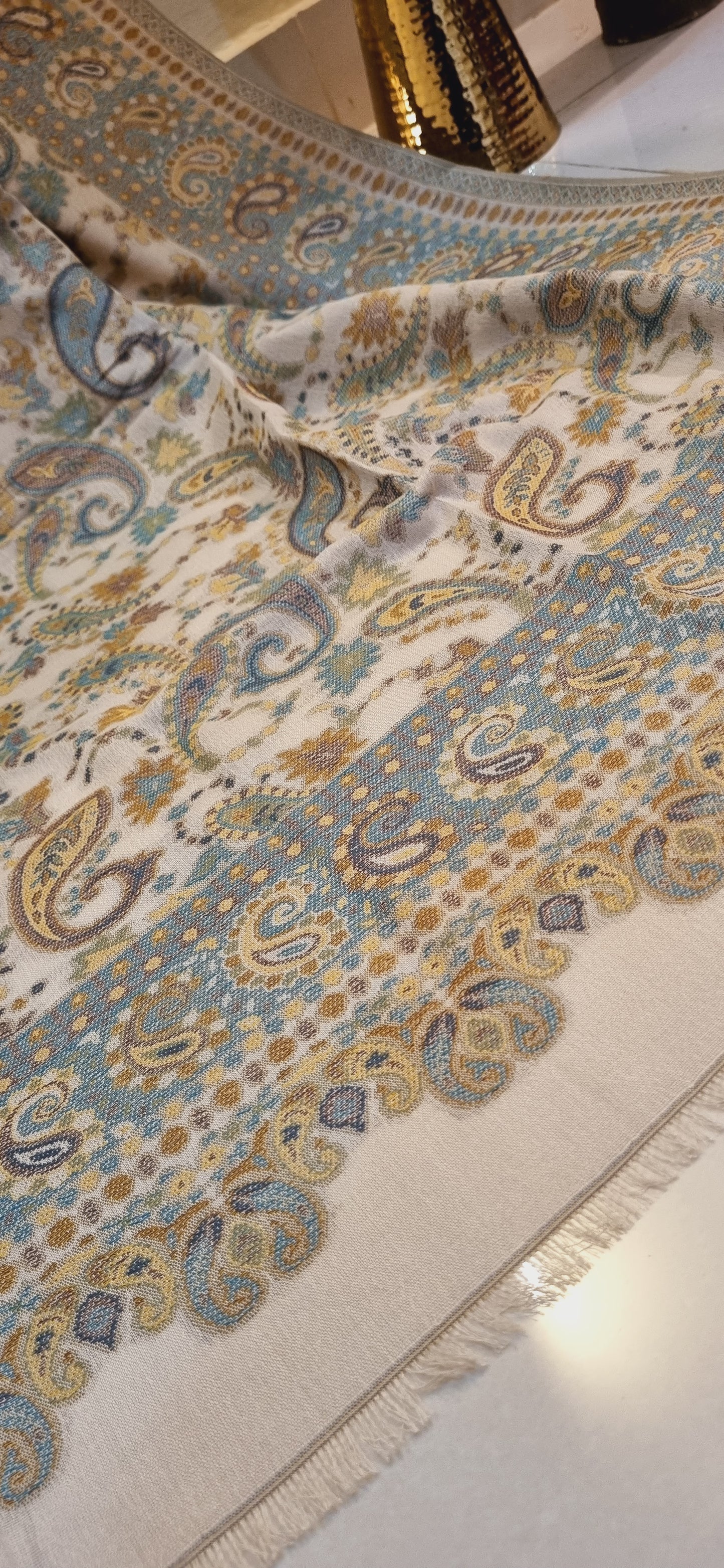 Woolen pashmina kaani shawl