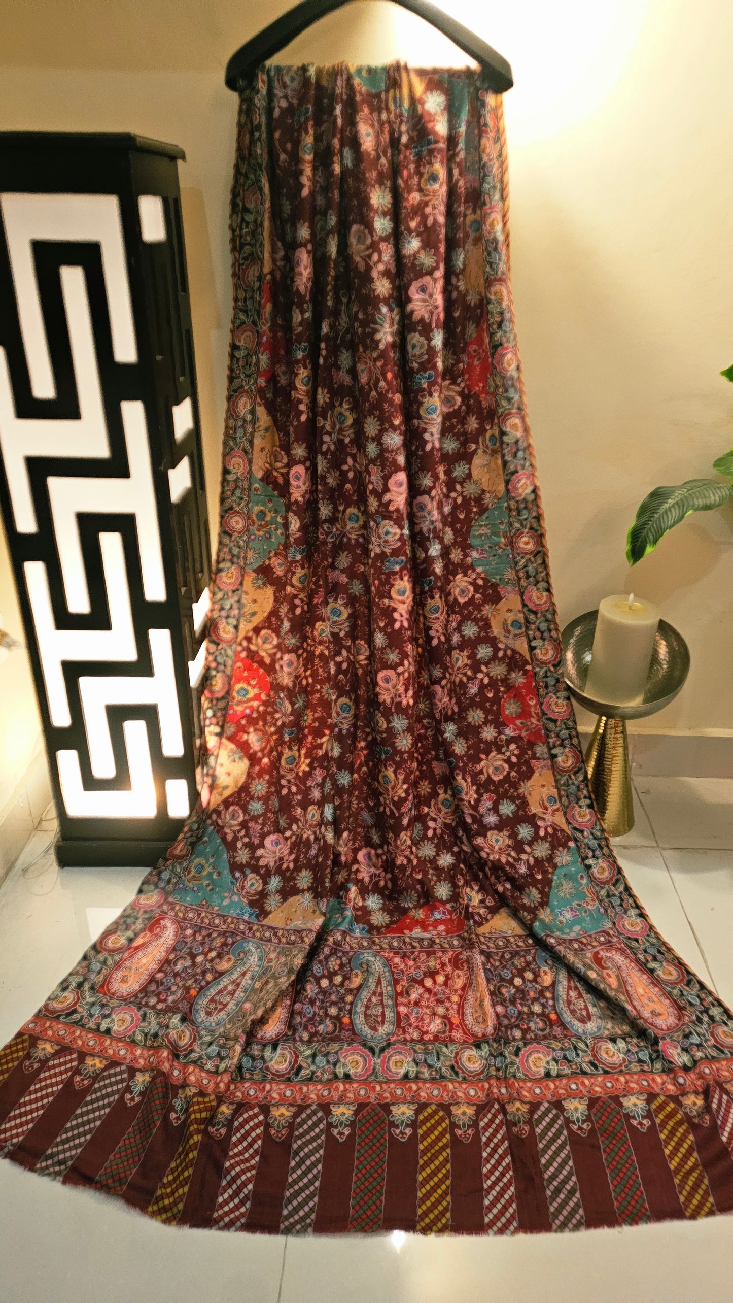 Reelkar embroidered: Pashmina