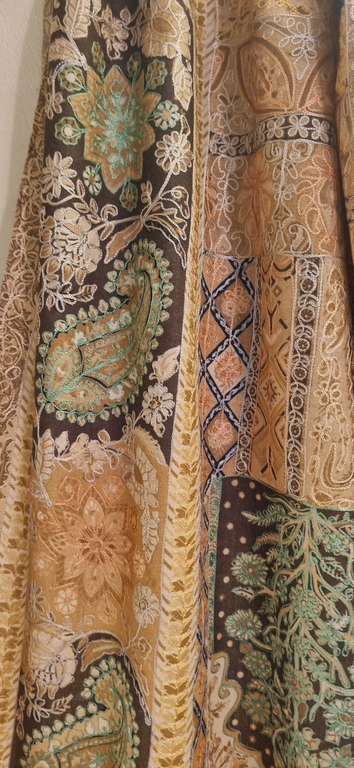 Reelkar embroidered pashmina