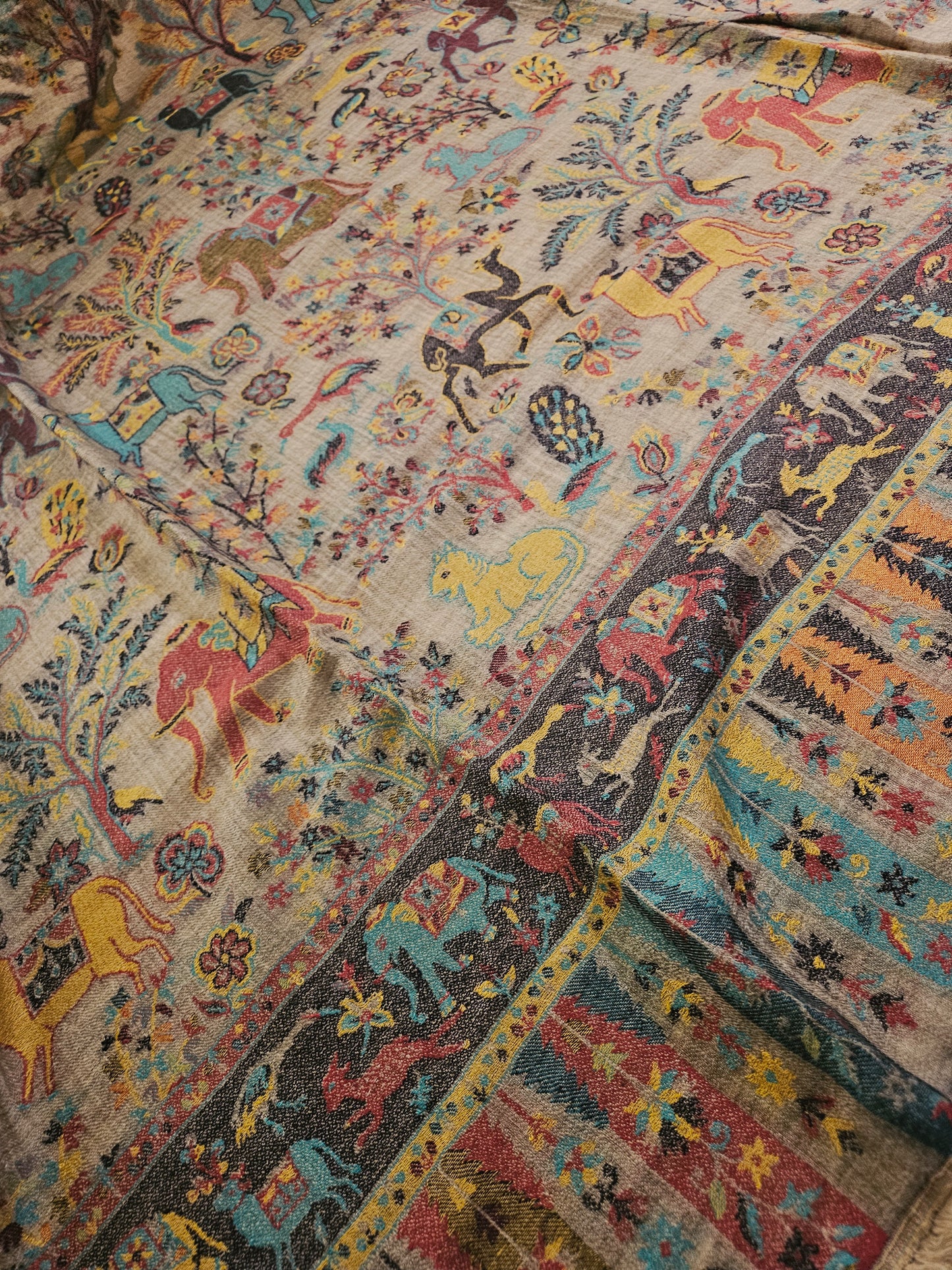 Shikargah kaani toosh shawl