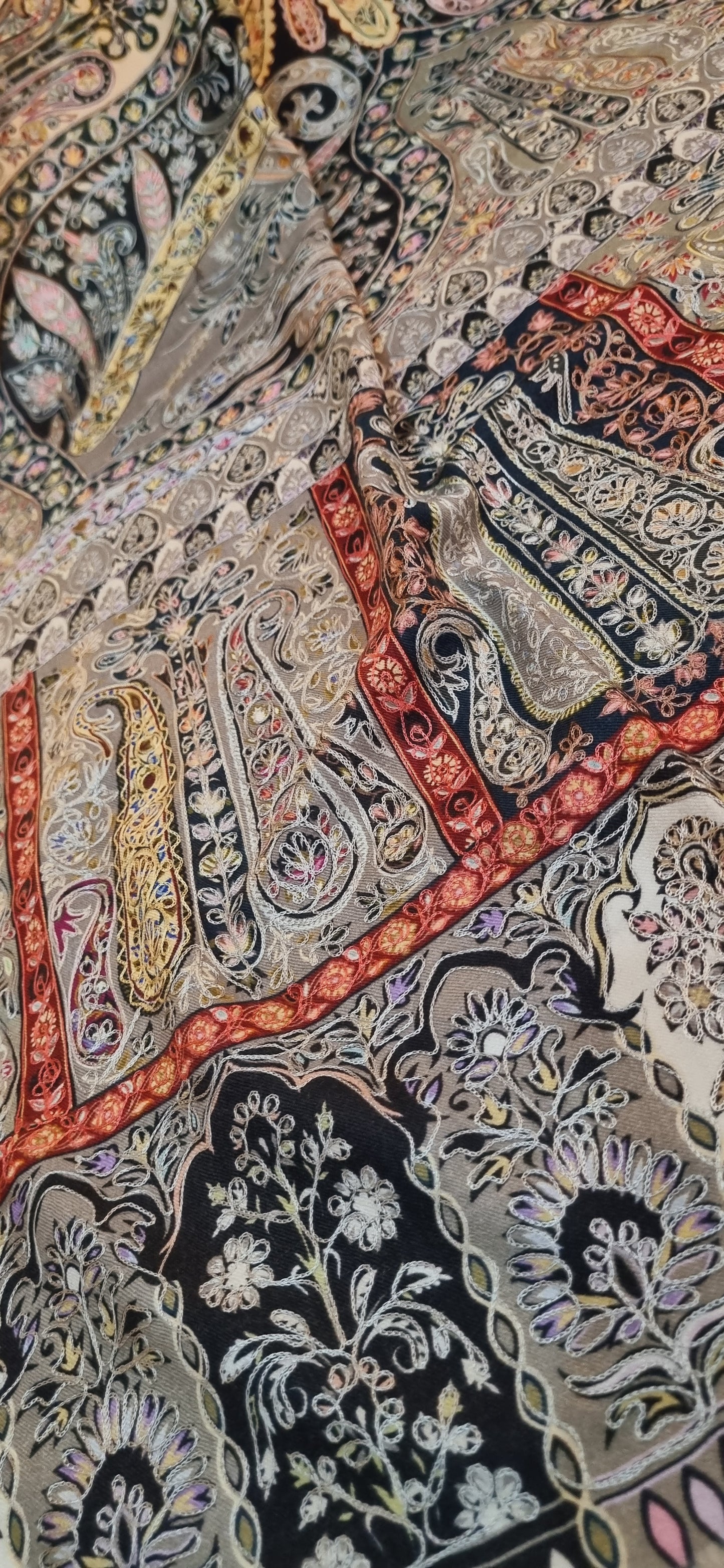 Reelkar embroidered pashmina