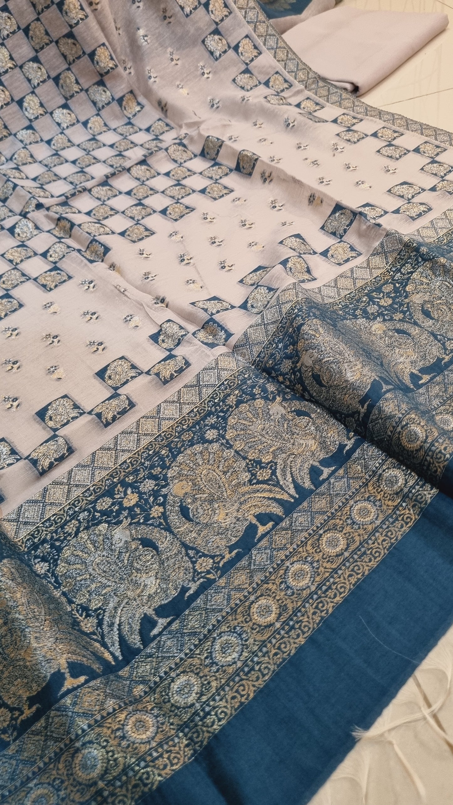 Formal silk kaani suit