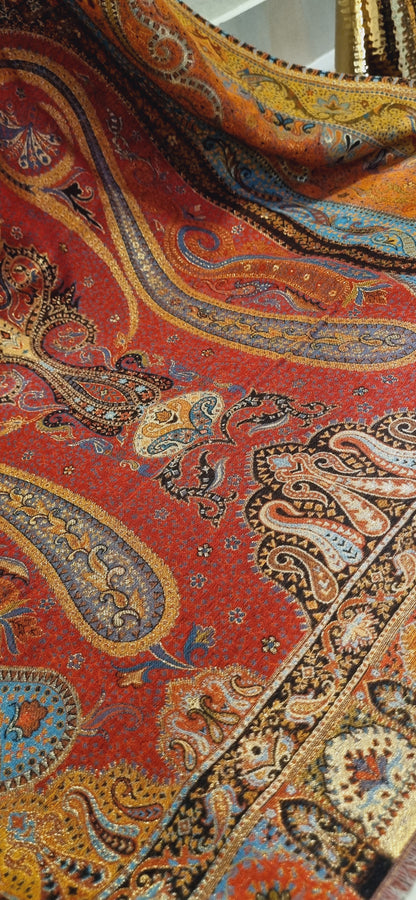 Pashmina kaani with zaree weave