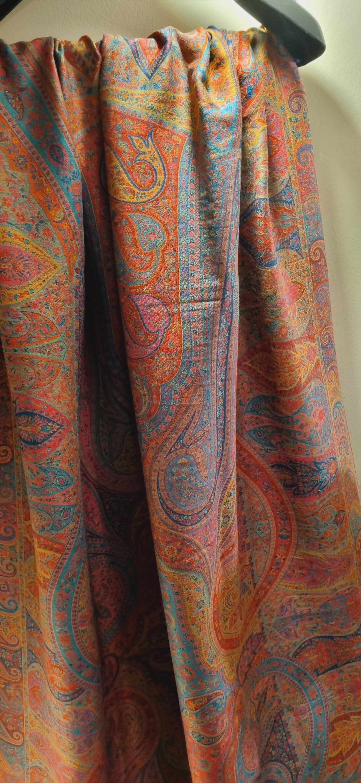 Shahjahani kaani shawl
