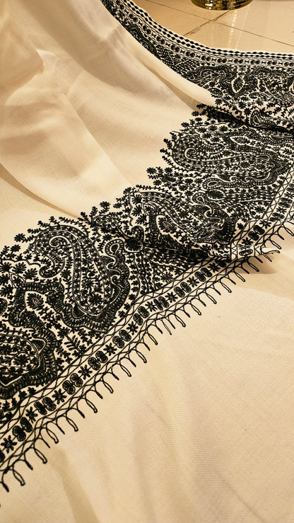 Border embroidered: Pashmina
