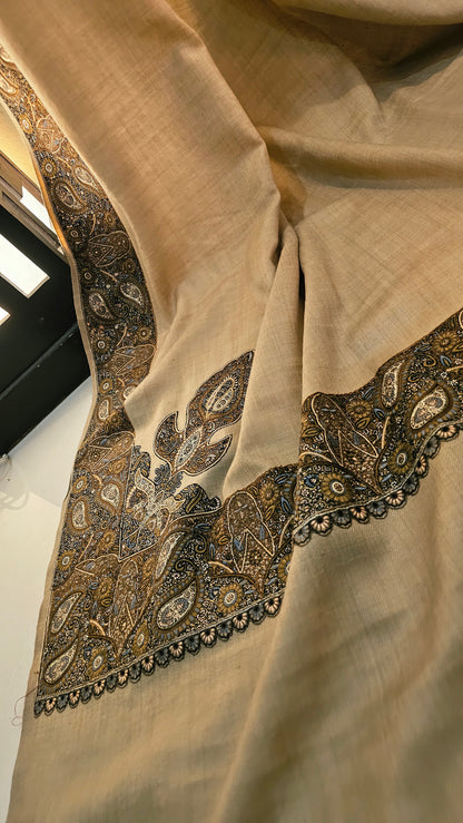 Papermachi embroidered: Pashmina