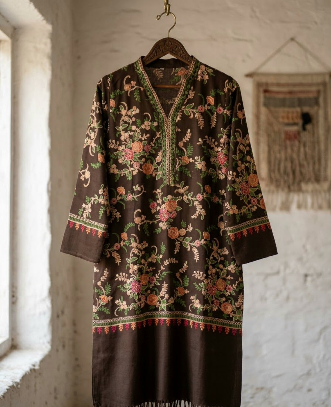 Embroidered kurta: Pashmina