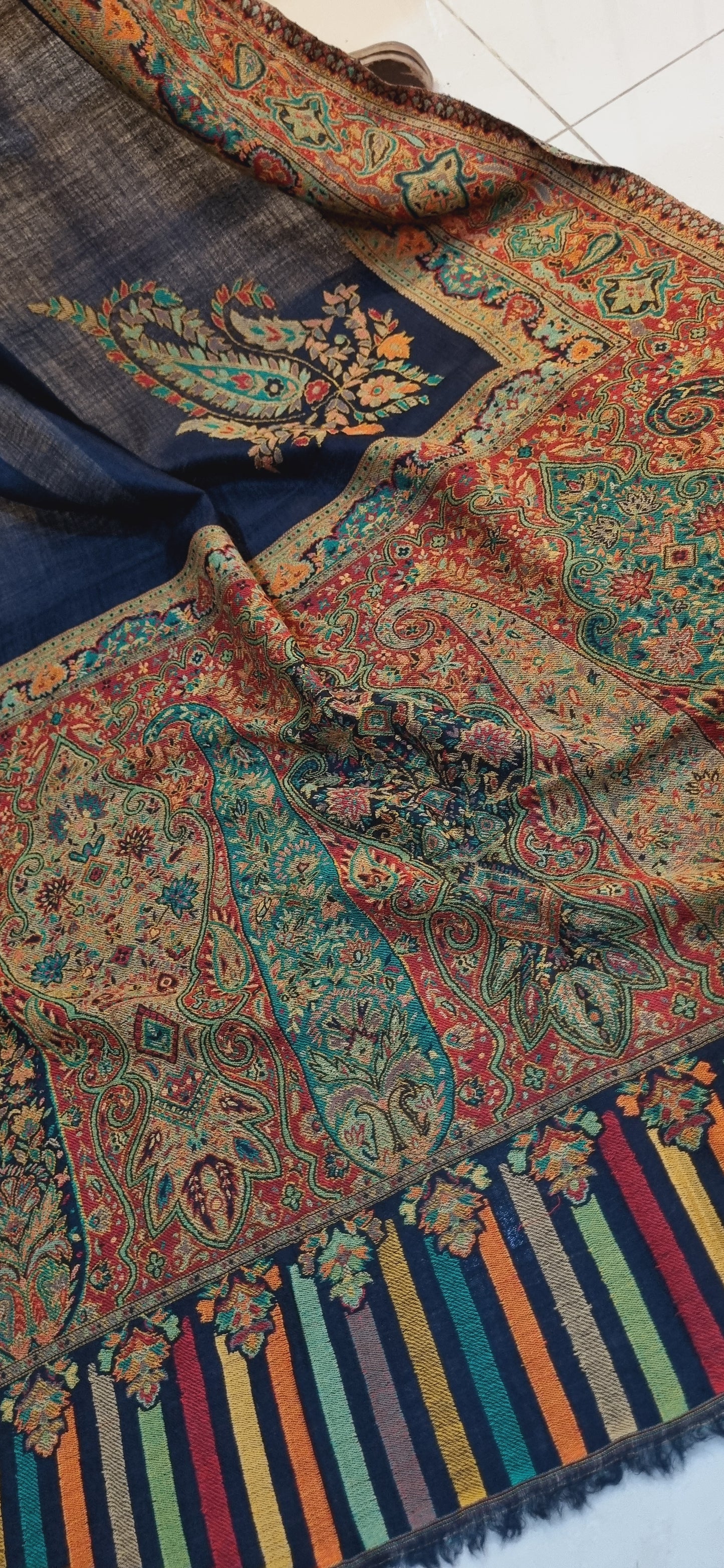 Toosh kaani shawl