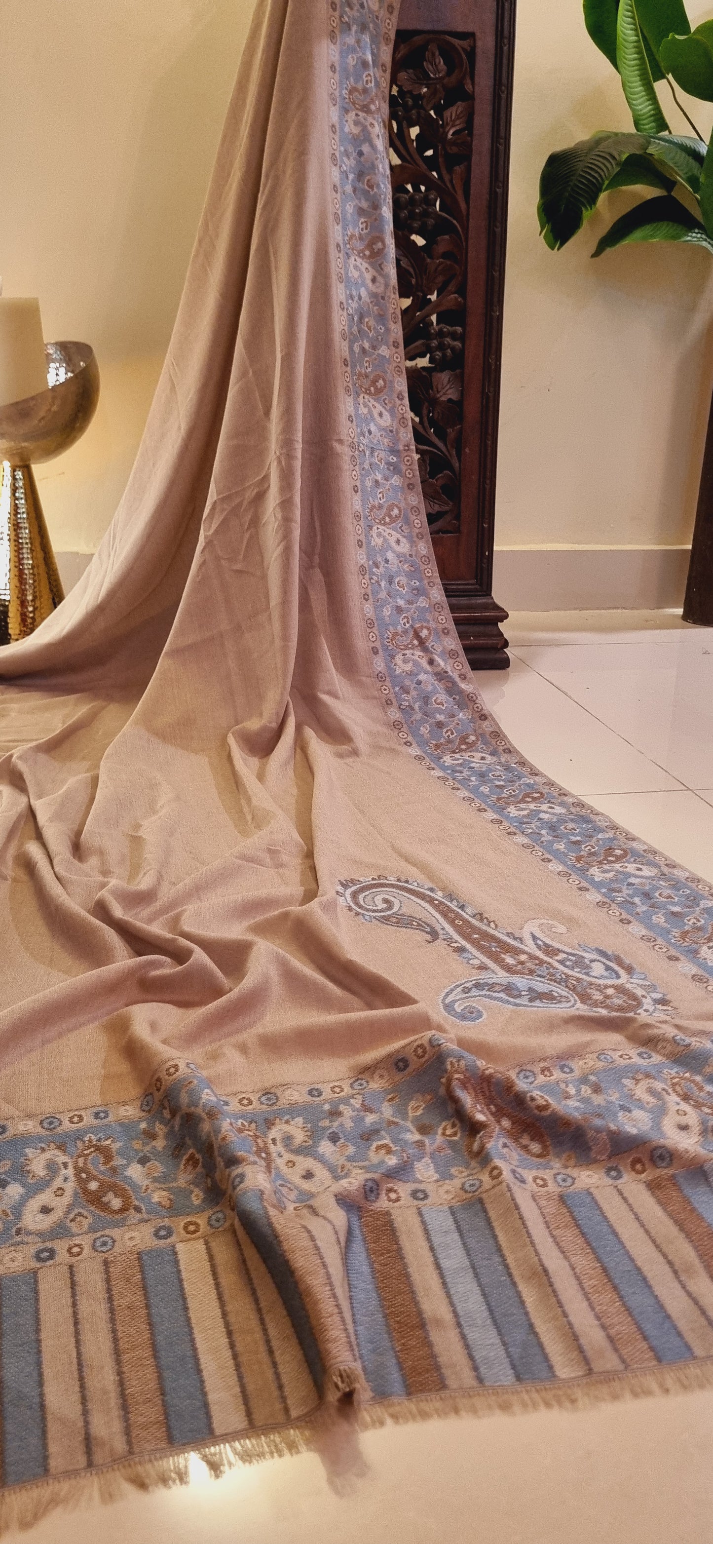 Soft pashmina kaani shawl