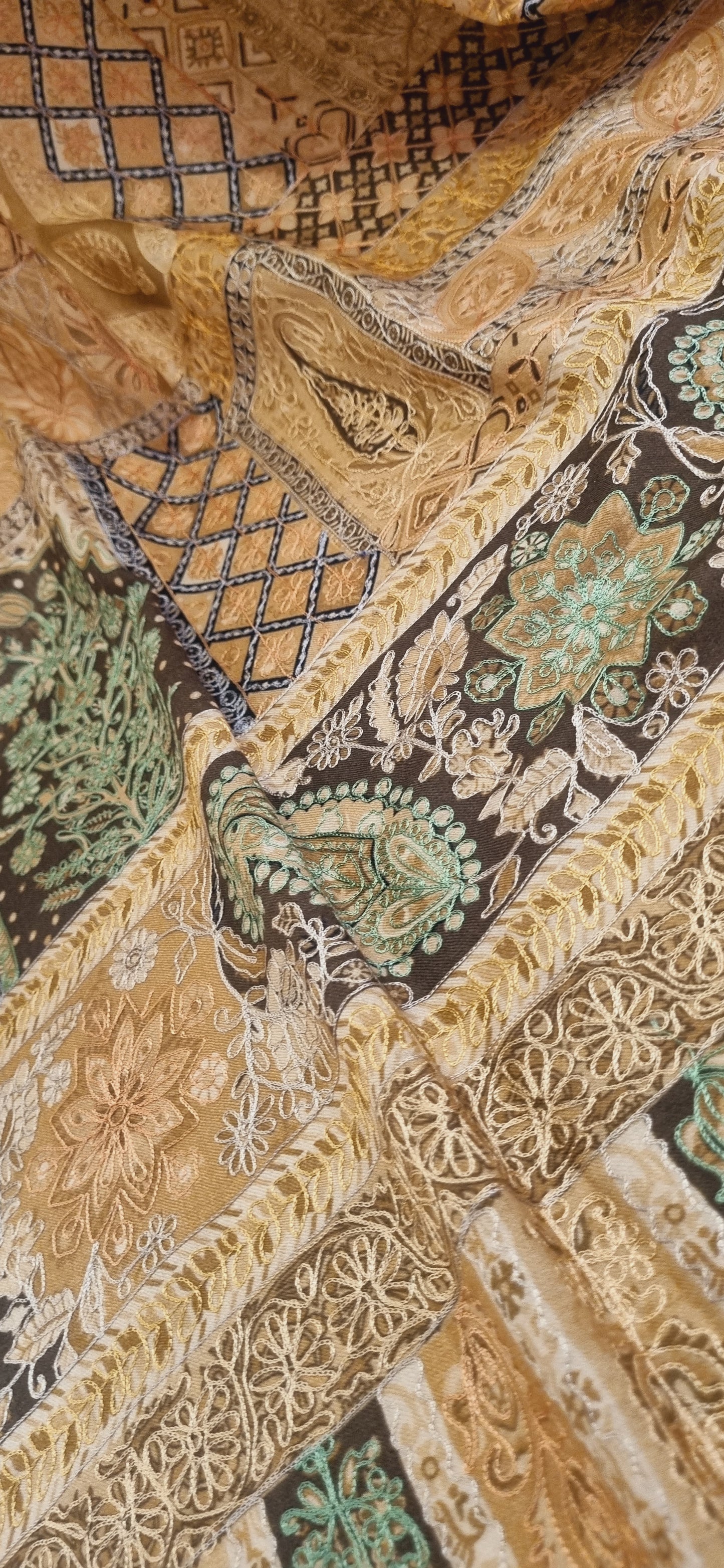 Reelkar embroidered pashmina