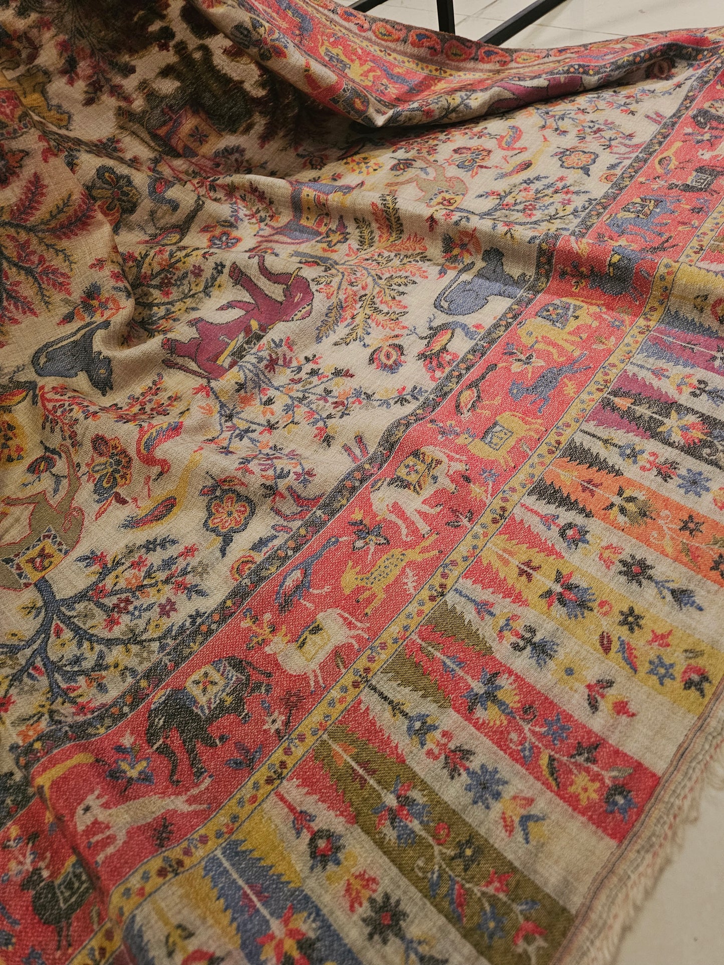 Shikargah kaani toosh shawl