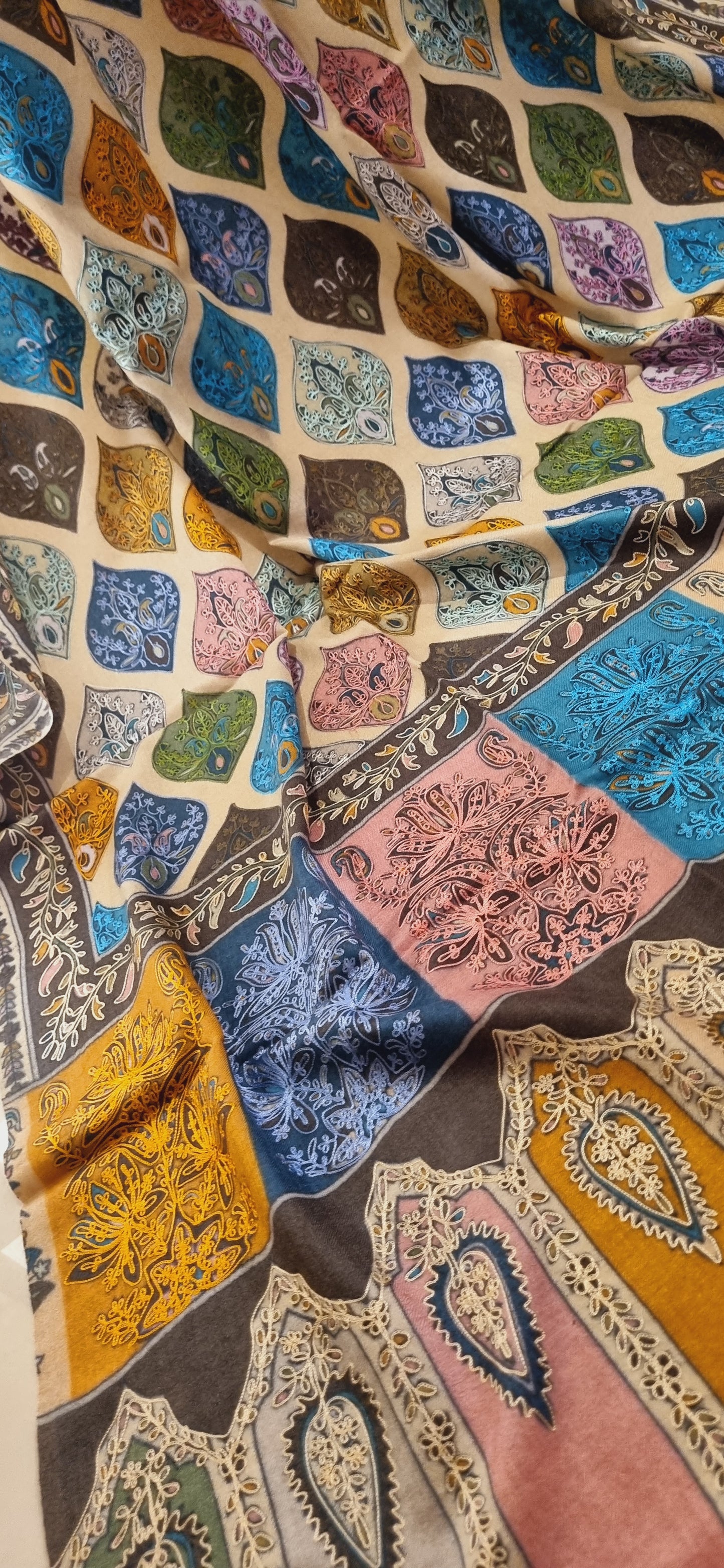 Reelkar embroidered pashmina