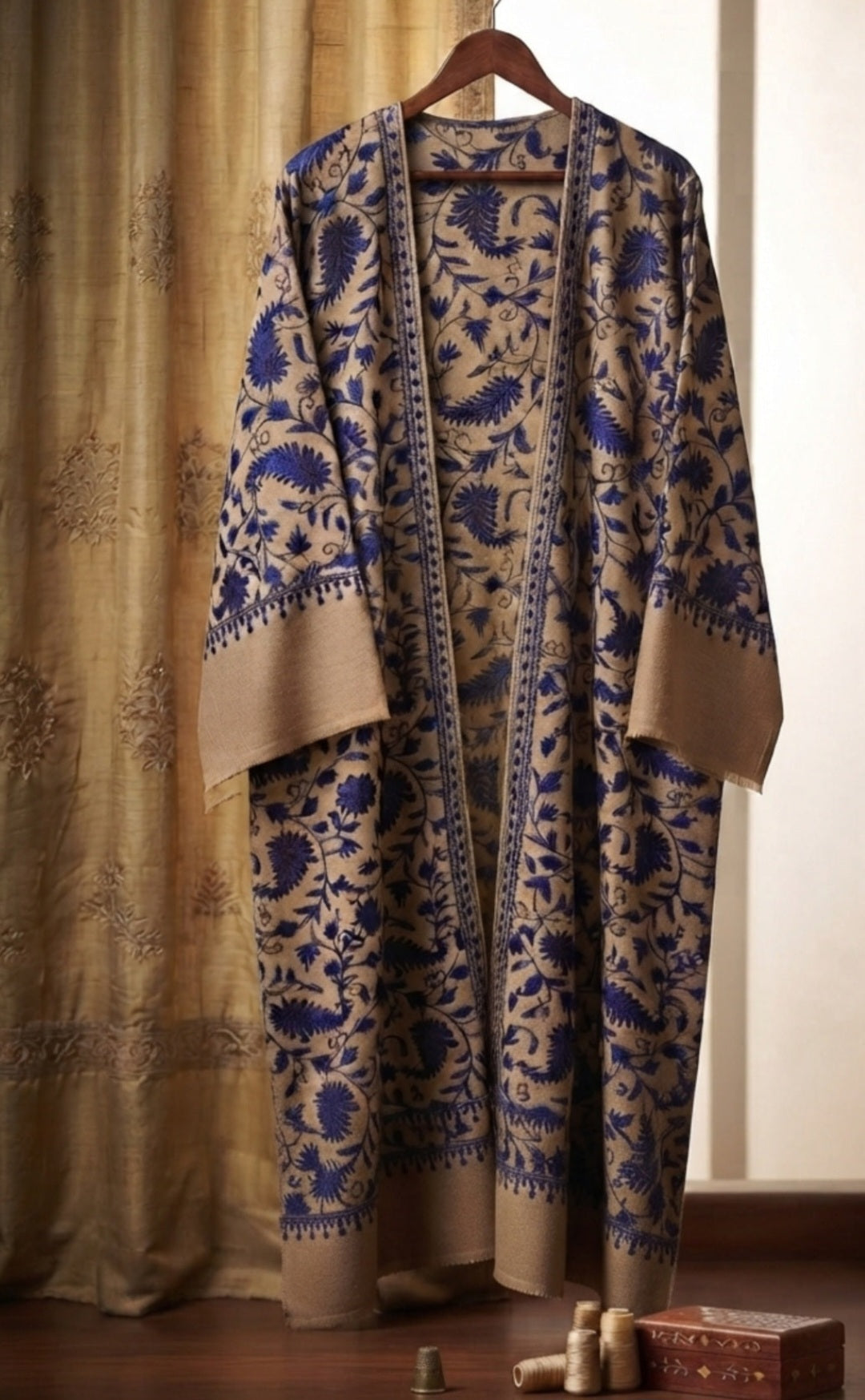 Embroidered long coat: Pashmina