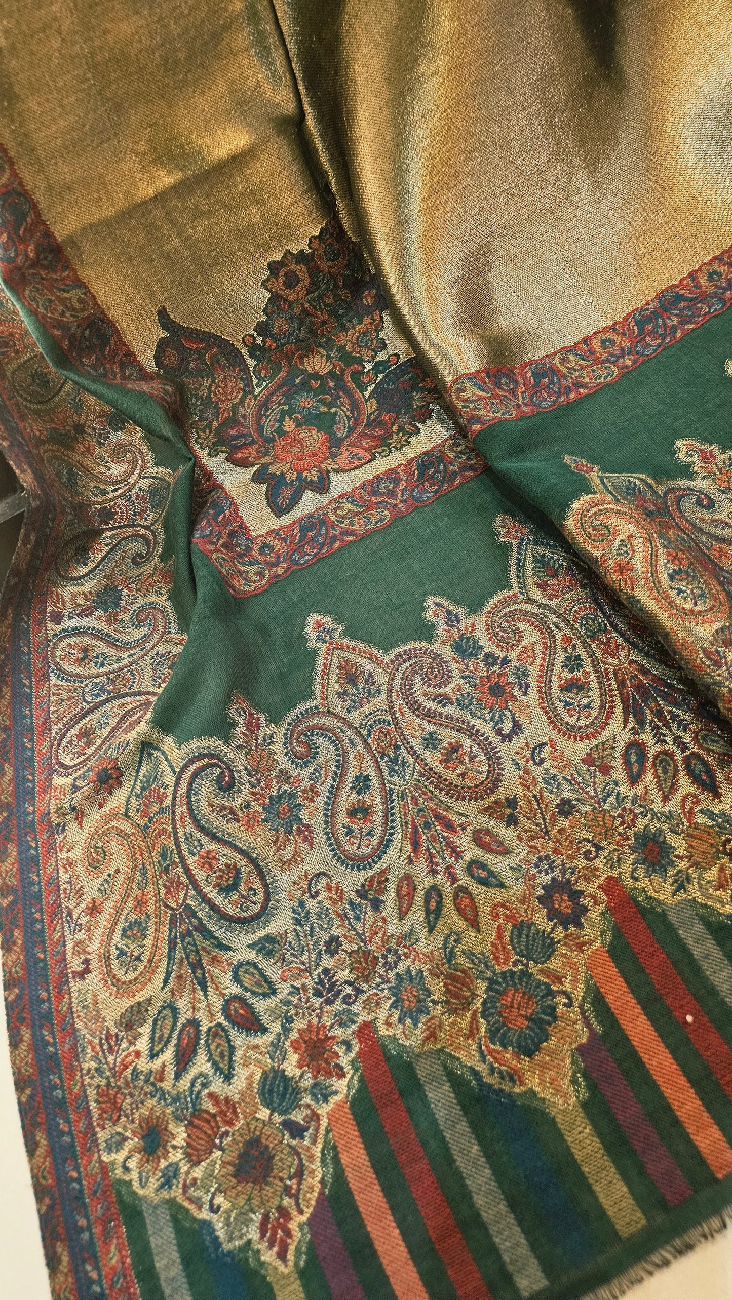 Pyari shawl