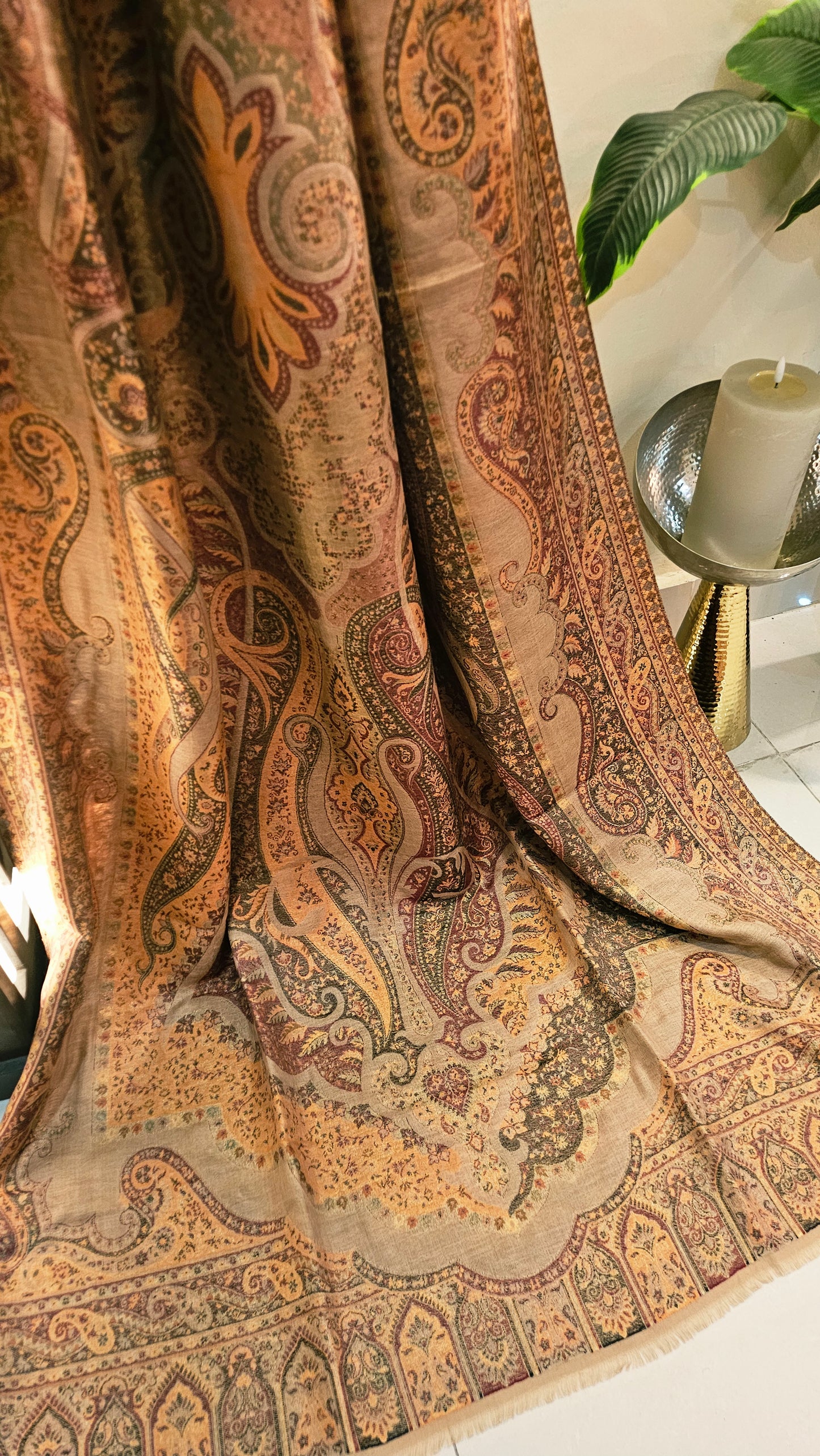 Moonlight reversible gandhara kaani: Pashmina